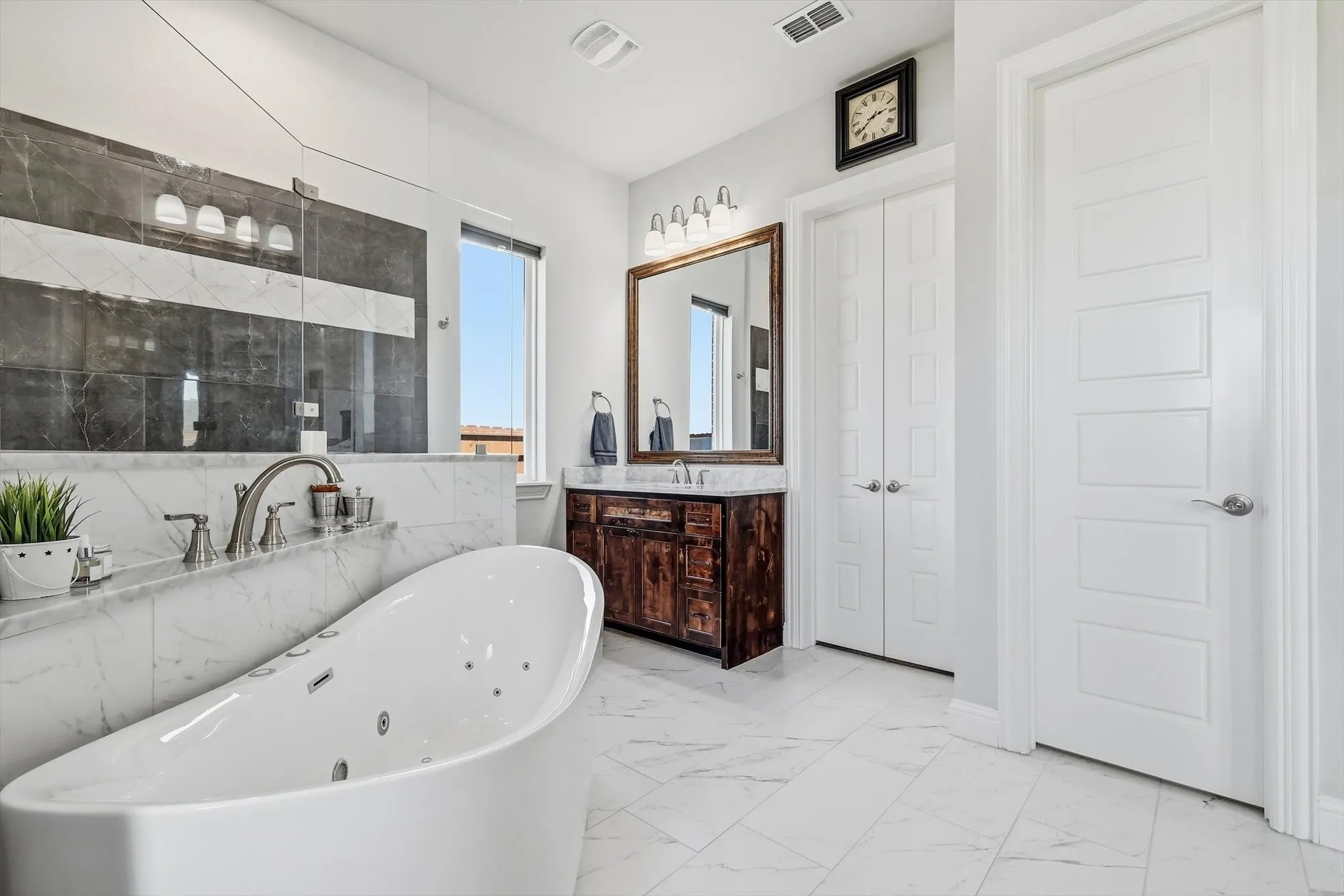 Single Family Residence For Sale in Denton County , 3424 Stardust Lane, Northlake, Texas 76226, 3 Bedroom, 3 Bathroom, 3 Garage spaces, 3,290 Sqft, built in 2020, mls#21392944, Real Estate Agent in Northlake, Homes For Sale in Denton county, Homes For Sale in Northlake, Realtor in Northlake Texas, Real Estate Brokerage Independent Realty Texas, Luminita Cordes Realtor
