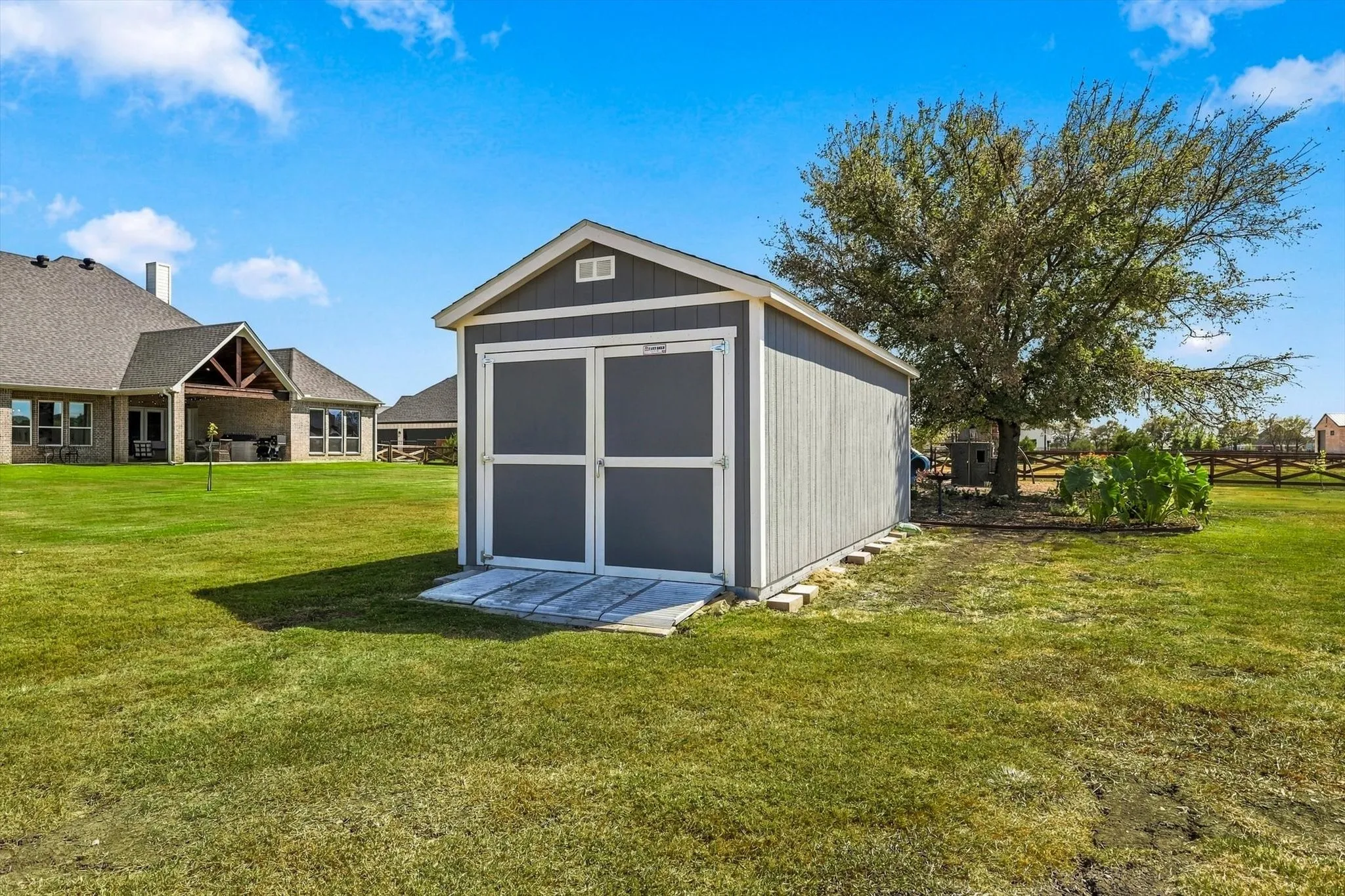 10 x 24 Tuff Shed conveys