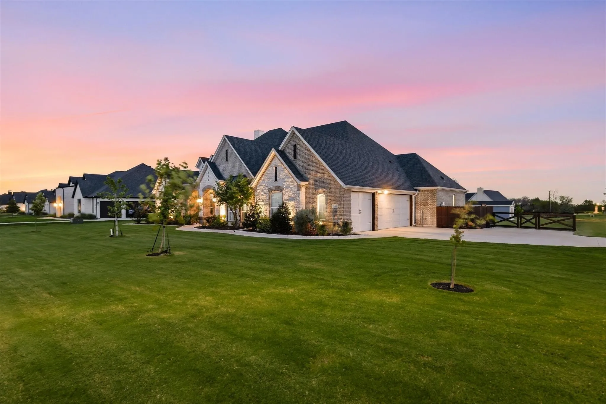 Single Family Residence For Sale in Denton County , 3424 Stardust Lane, Northlake, Texas 76226, 3 Bedroom, 3 Bathroom, 3 Garage spaces, 3,290 Sqft, built in 2020, mls#21392944, Real Estate Agent in Northlake, Homes For Sale in Denton county, Homes For Sale in Northlake, Realtor in Northlake Texas, Real Estate Brokerage Independent Realty Texas, Luminita Cordes Realtor