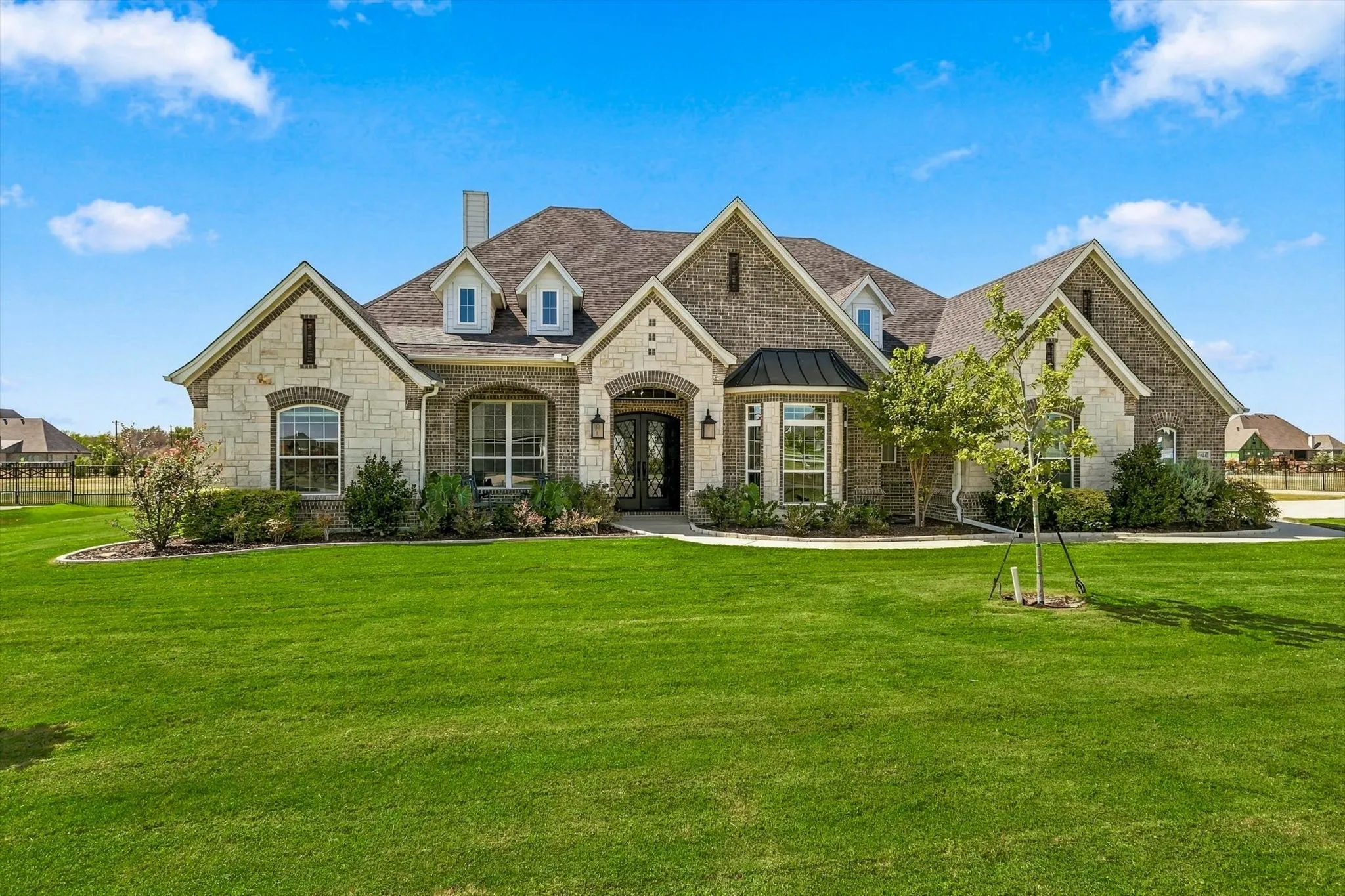 It's a beautiful estate and one you'll be proud to call HOME!