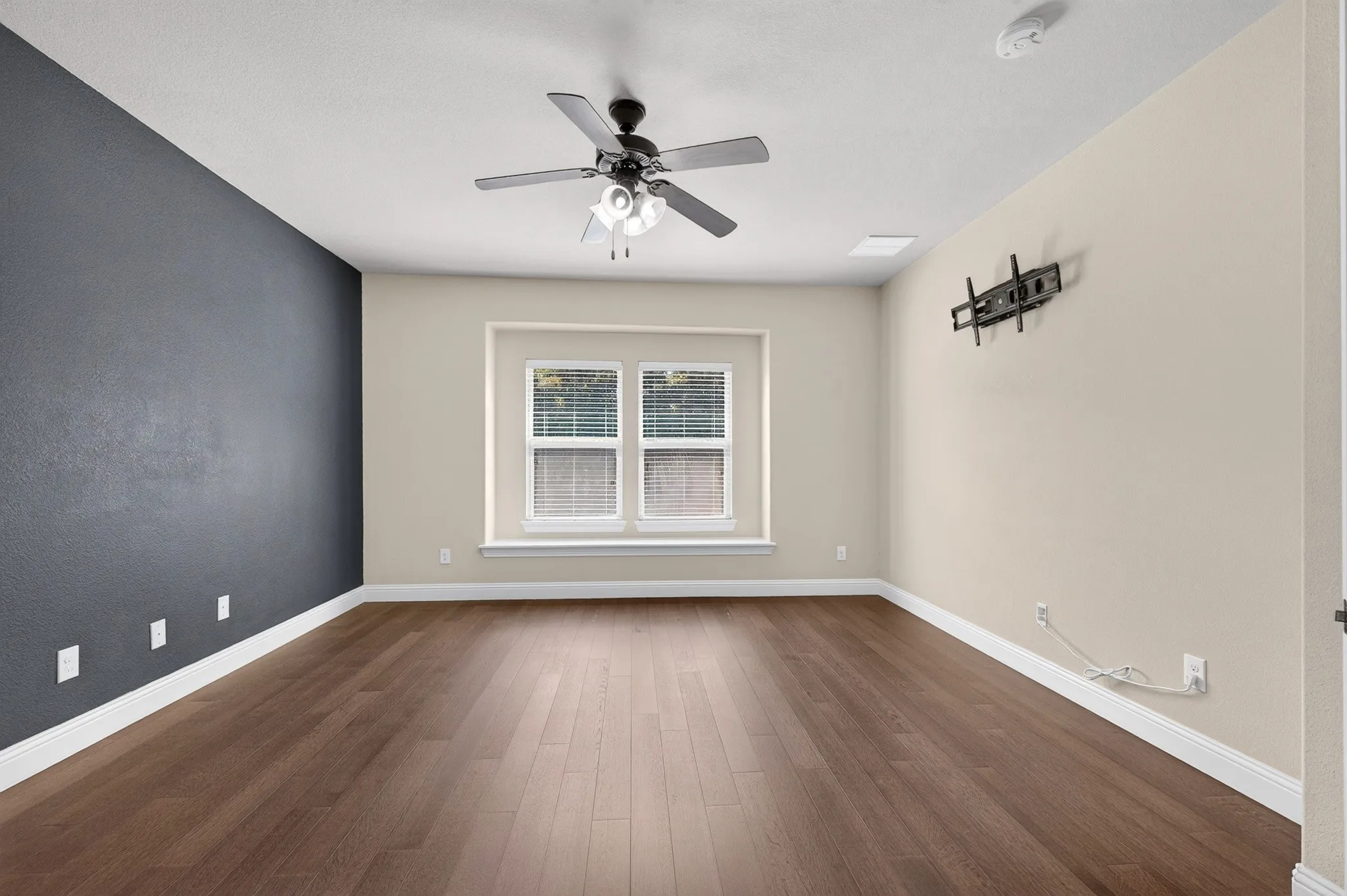 Single Family Residence For Sale in Collin County , 13775 Blackwolf Run Trail, Frisco, Texas 75035, 4 Bedroom, 3 Bathroom, 2 Garage spaces, 2,503 Sqft, built in 2013, mls#21394015, Real Estate Agent in Frisco, Homes For Sale in Collin county, Homes For Sale in Frisco, Realtor in Frisco Texas, Real Estate Brokerage Independent Realty Texas, Luminita Cordes Realtor