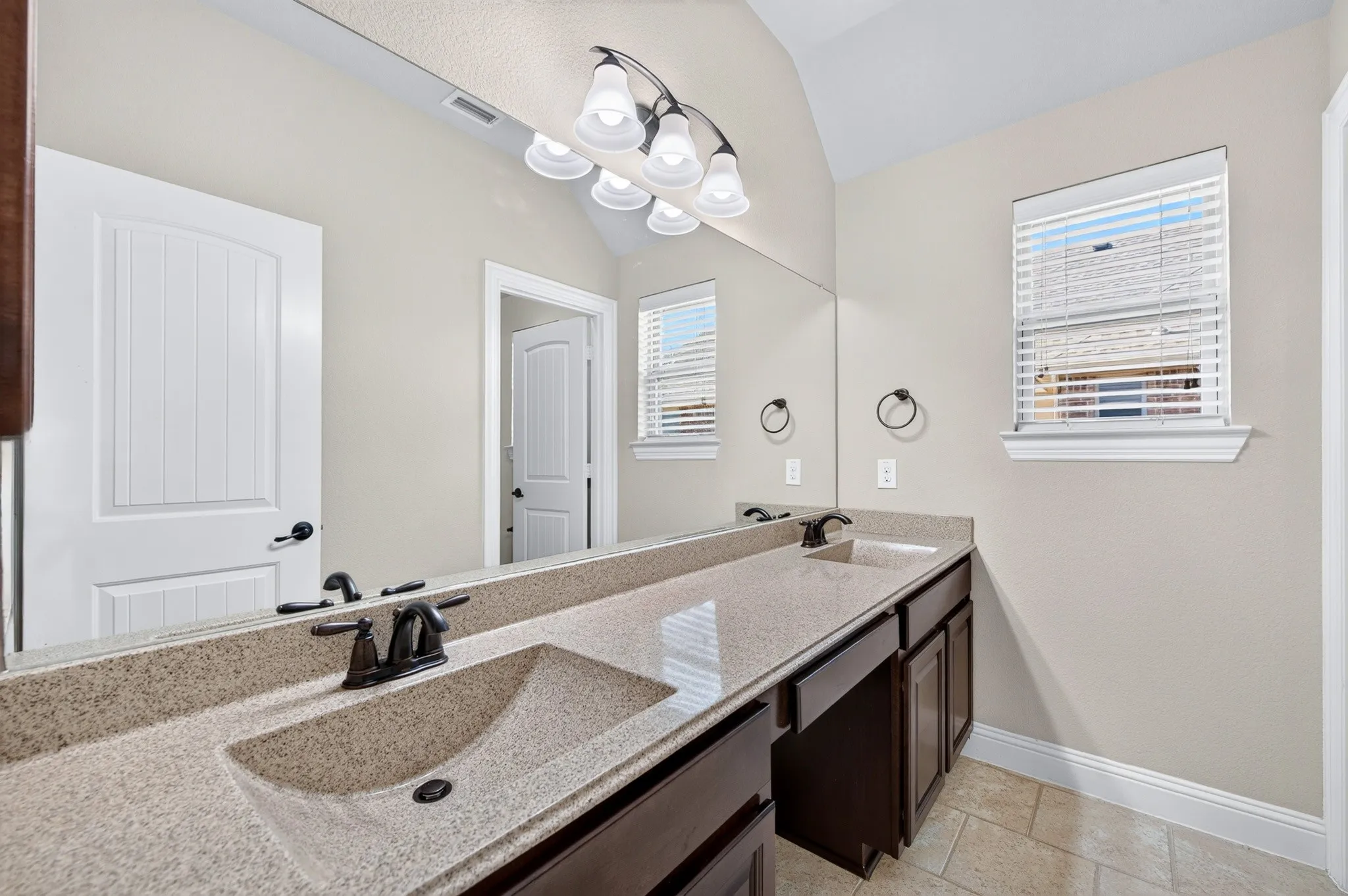 Single Family Residence For Sale in Collin County , 13775 Blackwolf Run Trail, Frisco, Texas 75035, 4 Bedroom, 3 Bathroom, 2 Garage spaces, 2,503 Sqft, built in 2013, mls#21394015, Real Estate Agent in Frisco, Homes For Sale in Collin county, Homes For Sale in Frisco, Realtor in Frisco Texas, Real Estate Brokerage Independent Realty Texas, Luminita Cordes Realtor