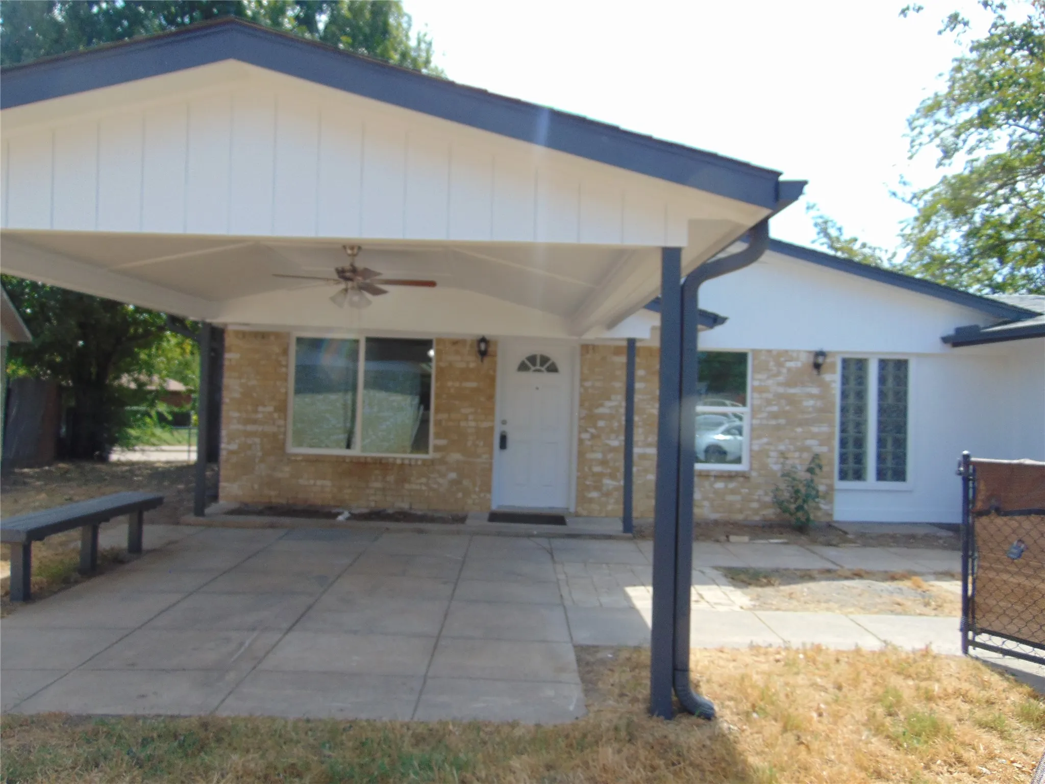 Single Family Residence For Sale in Dallas County , 704 La Fonda Circle, Seagoville, Texas 75159, 4 Bedroom, 2 Bathroom, Garage spaces, 1,432 Sqft, built in 1972, mls#21370409, Real Estate Agent in Seagoville, Homes For Sale in Dallas county, Homes For Sale in Seagoville, Realtor in Seagoville Texas, Real Estate Brokerage Independent Realty Texas, Luminita Cordes Realtor