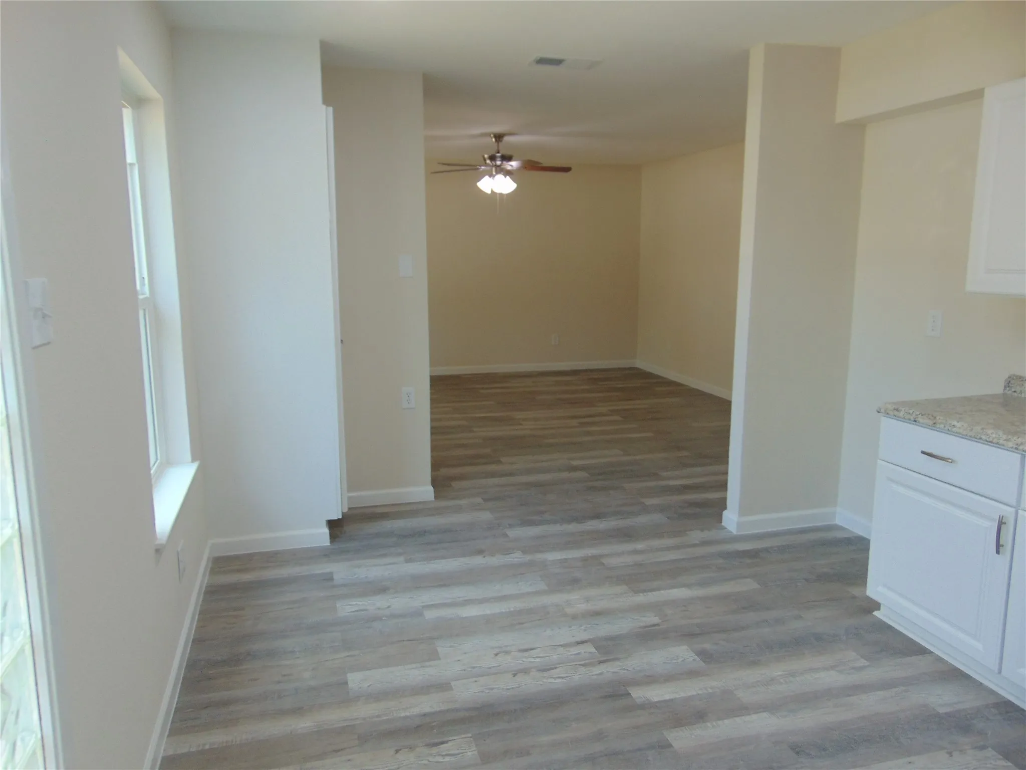 Single Family Residence For Sale in Dallas County , 704 La Fonda Circle, Seagoville, Texas 75159, 4 Bedroom, 2 Bathroom, Garage spaces, 1,432 Sqft, built in 1972, mls#21370409, Real Estate Agent in Seagoville, Homes For Sale in Dallas county, Homes For Sale in Seagoville, Realtor in Seagoville Texas, Real Estate Brokerage Independent Realty Texas, Luminita Cordes Realtor