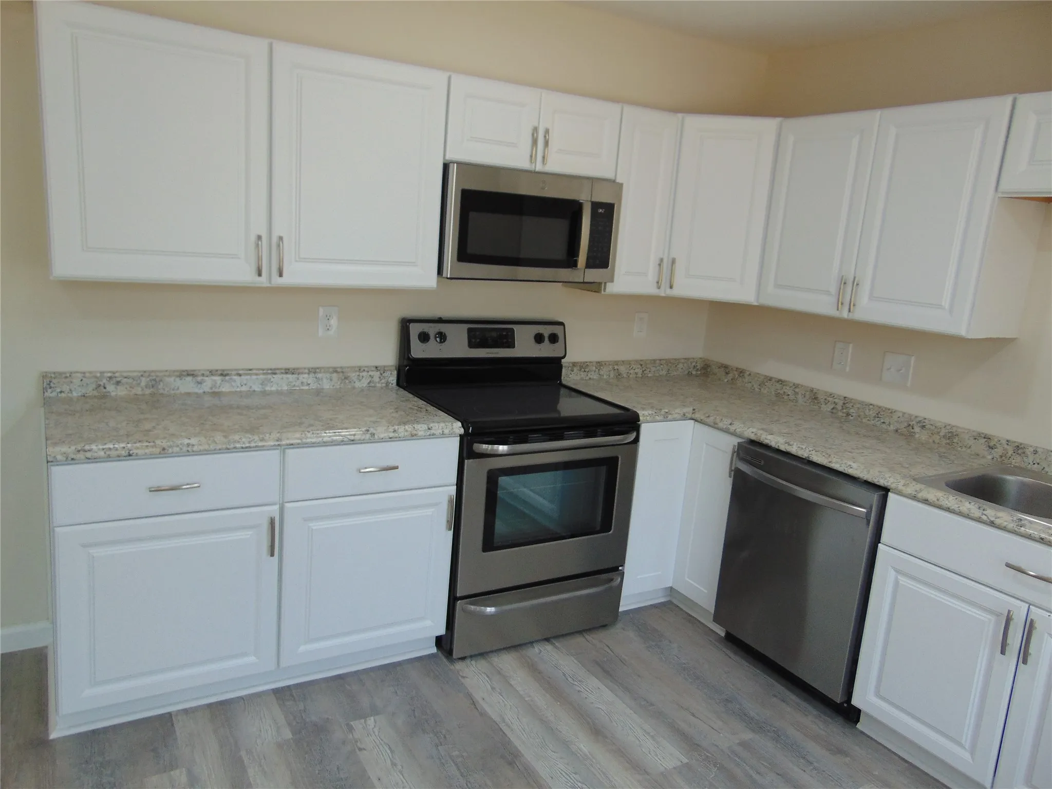 Single Family Residence For Sale in Dallas County , 704 La Fonda Circle, Seagoville, Texas 75159, 4 Bedroom, 2 Bathroom, Garage spaces, 1,432 Sqft, built in 1972, mls#21370409, Real Estate Agent in Seagoville, Homes For Sale in Dallas county, Homes For Sale in Seagoville, Realtor in Seagoville Texas, Real Estate Brokerage Independent Realty Texas, Luminita Cordes Realtor