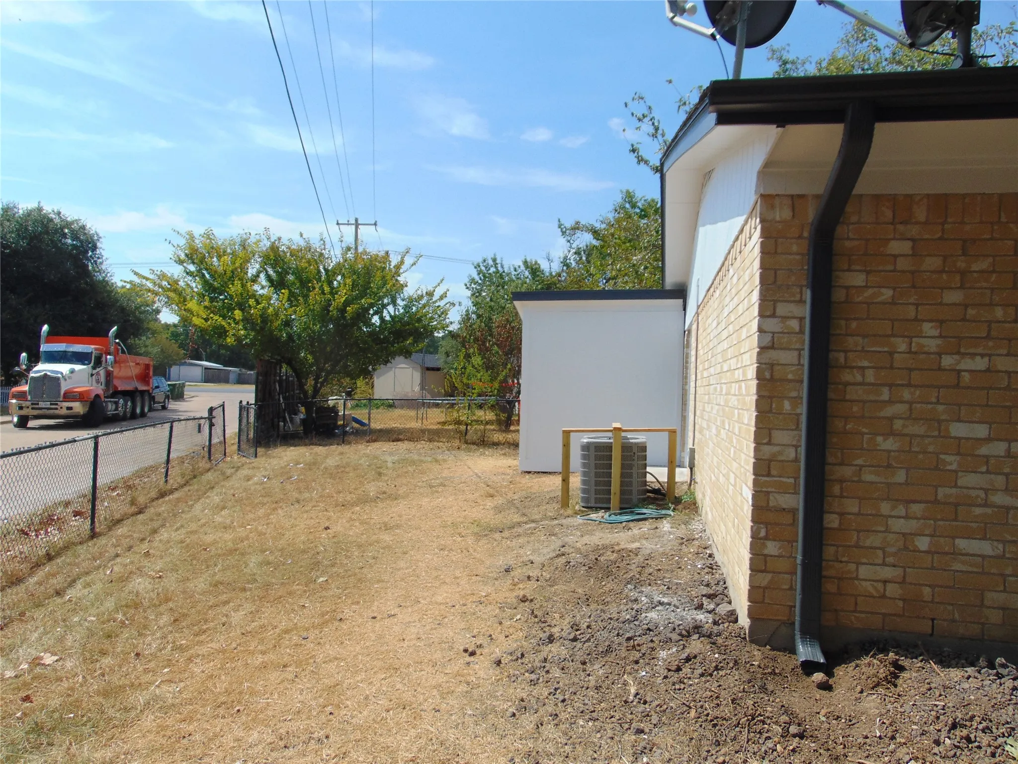 Single Family Residence For Sale in Dallas County , 704 La Fonda Circle, Seagoville, Texas 75159, 4 Bedroom, 2 Bathroom, Garage spaces, 1,432 Sqft, built in 1972, mls#21370409, Real Estate Agent in Seagoville, Homes For Sale in Dallas county, Homes For Sale in Seagoville, Realtor in Seagoville Texas, Real Estate Brokerage Independent Realty Texas, Luminita Cordes Realtor