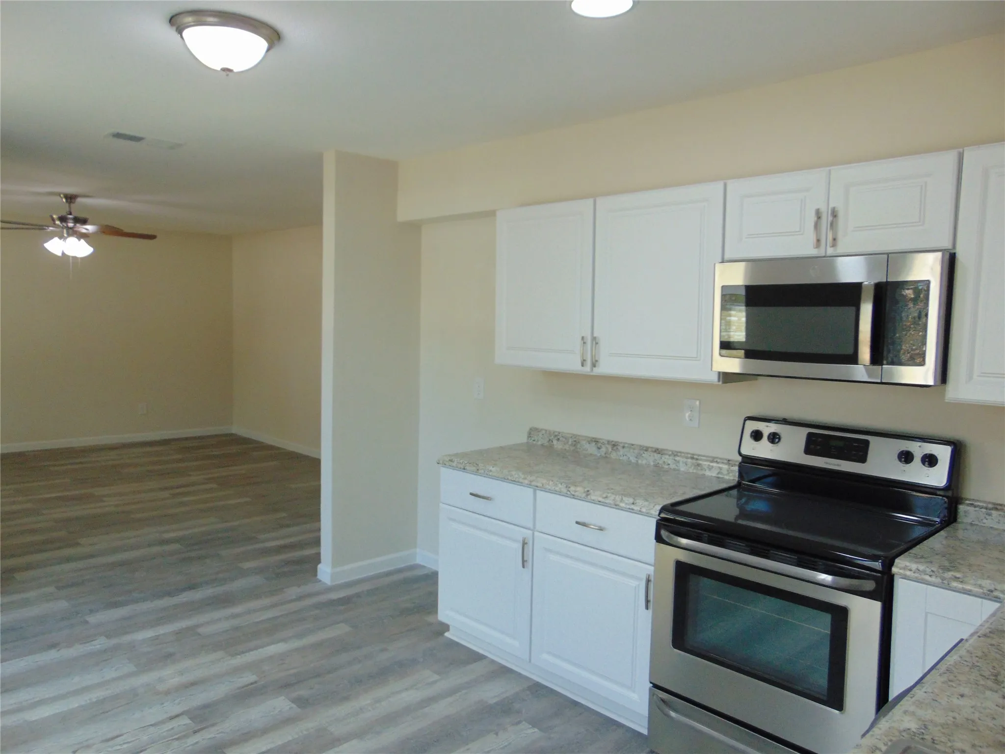 Single Family Residence For Sale in Dallas County , 704 La Fonda Circle, Seagoville, Texas 75159, 4 Bedroom, 2 Bathroom, Garage spaces, 1,432 Sqft, built in 1972, mls#21370409, Real Estate Agent in Seagoville, Homes For Sale in Dallas county, Homes For Sale in Seagoville, Realtor in Seagoville Texas, Real Estate Brokerage Independent Realty Texas, Luminita Cordes Realtor