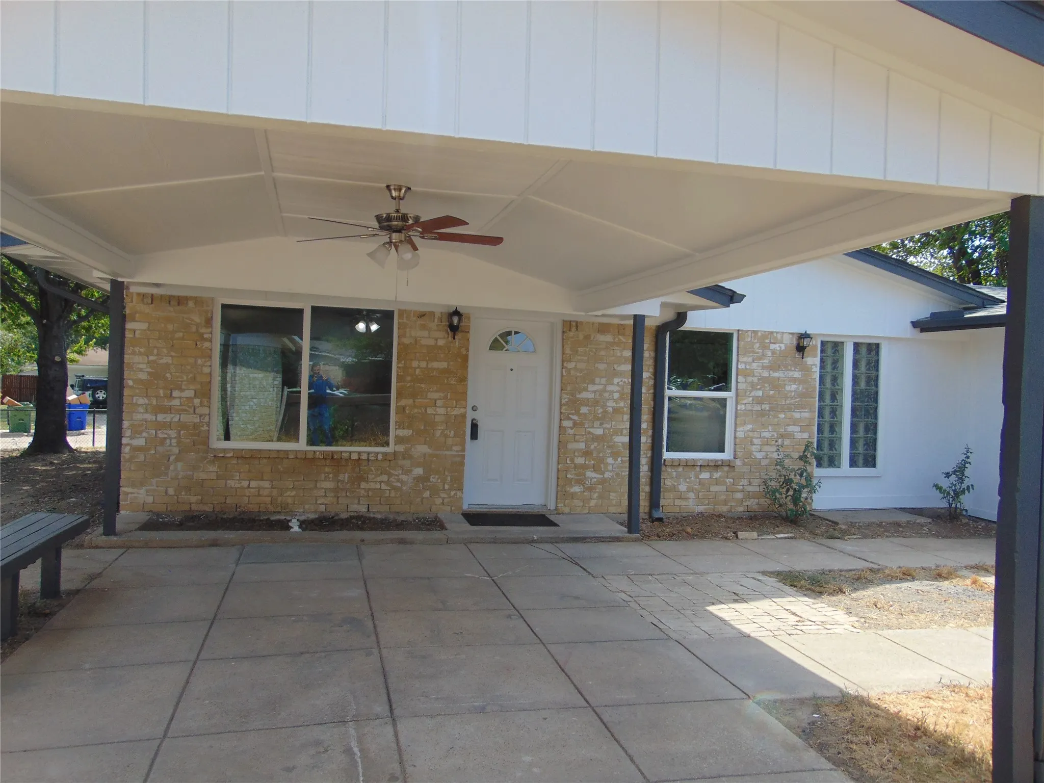 Single Family Residence For Sale in Dallas County , 704 La Fonda Circle, Seagoville, Texas 75159, 4 Bedroom, 2 Bathroom, Garage spaces, 1,432 Sqft, built in 1972, mls#21370409, Real Estate Agent in Seagoville, Homes For Sale in Dallas county, Homes For Sale in Seagoville, Realtor in Seagoville Texas, Real Estate Brokerage Independent Realty Texas, Luminita Cordes Realtor