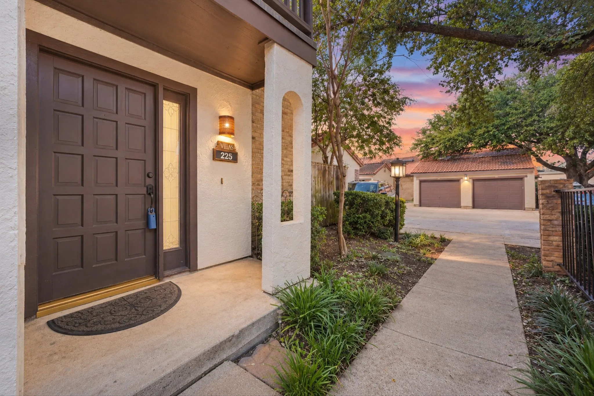 Condominium For Sale in Collin County , 18040 Midway Road 225, Dallas, Texas 75287, 2 Bedroom, 2 Bathroom, 1 Garage spaces, 1,442 Sqft, built in 1984, mls#21392758, Real Estate Agent in Dallas, Homes For Sale in Collin county, Homes For Sale in Dallas, Realtor in Dallas Texas, Real Estate Brokerage Independent Realty Texas, Luminita Cordes Realtor