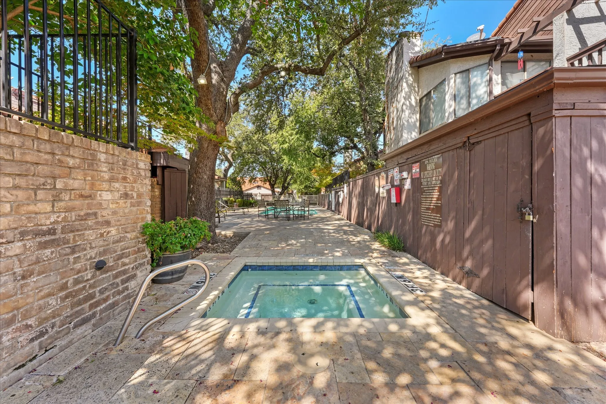 Condominium For Sale in Collin County , 18040 Midway Road 225, Dallas, Texas 75287, 2 Bedroom, 2 Bathroom, 1 Garage spaces, 1,442 Sqft, built in 1984, mls#21392758, Real Estate Agent in Dallas, Homes For Sale in Collin county, Homes For Sale in Dallas, Realtor in Dallas Texas, Real Estate Brokerage Independent Realty Texas, Luminita Cordes Realtor