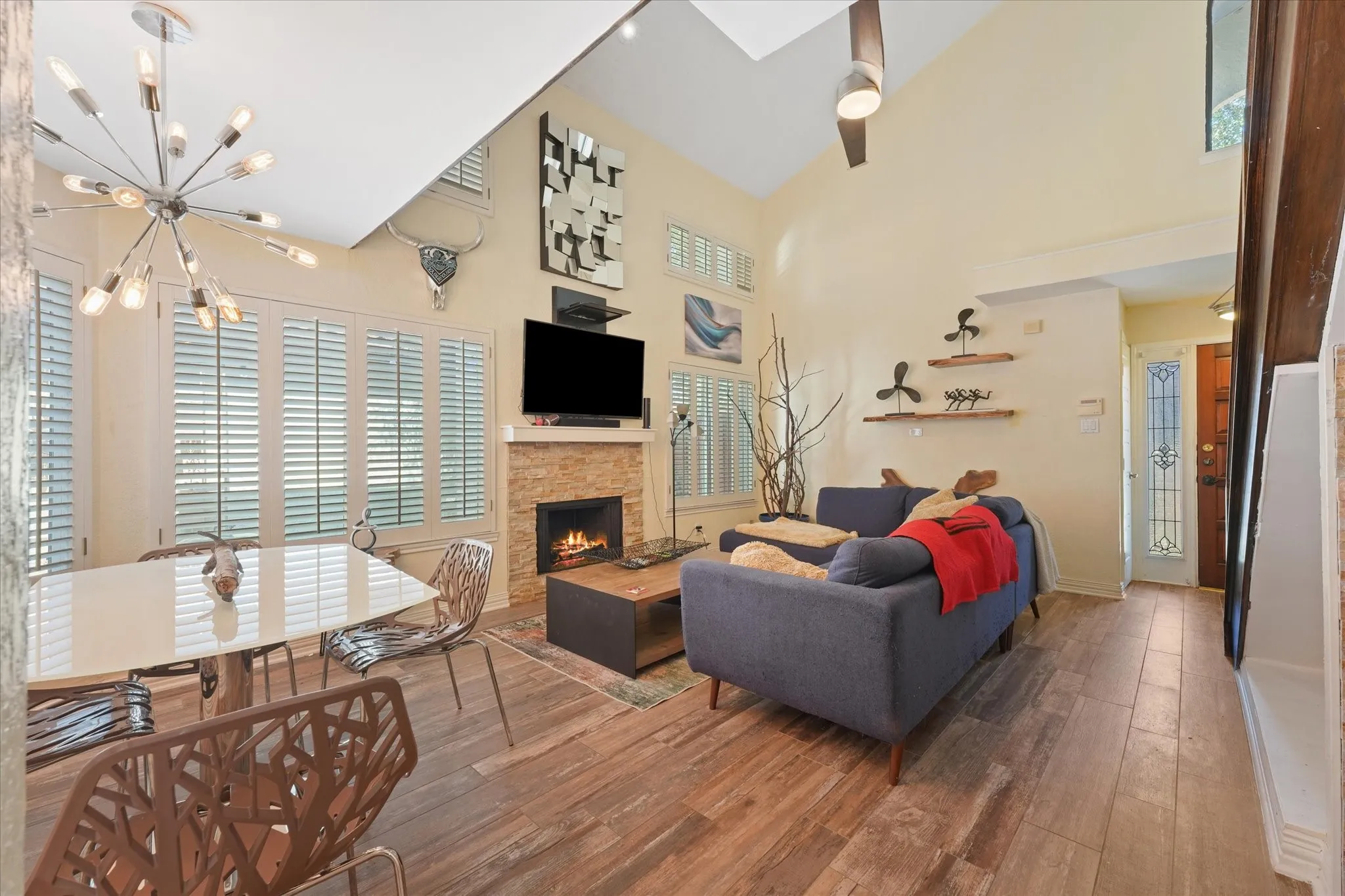 Condominium For Sale in Collin County , 18040 Midway Road 225, Dallas, Texas 75287, 2 Bedroom, 2 Bathroom, 1 Garage spaces, 1,442 Sqft, built in 1984, mls#21392758, Real Estate Agent in Dallas, Homes For Sale in Collin county, Homes For Sale in Dallas, Realtor in Dallas Texas, Real Estate Brokerage Independent Realty Texas, Luminita Cordes Realtor