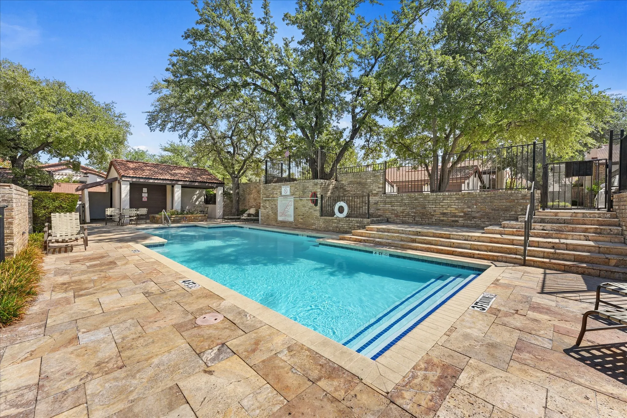Condominium For Sale in Collin County , 18040 Midway Road 225, Dallas, Texas 75287, 2 Bedroom, 2 Bathroom, 1 Garage spaces, 1,442 Sqft, built in 1984, mls#21392758, Real Estate Agent in Dallas, Homes For Sale in Collin county, Homes For Sale in Dallas, Realtor in Dallas Texas, Real Estate Brokerage Independent Realty Texas, Luminita Cordes Realtor