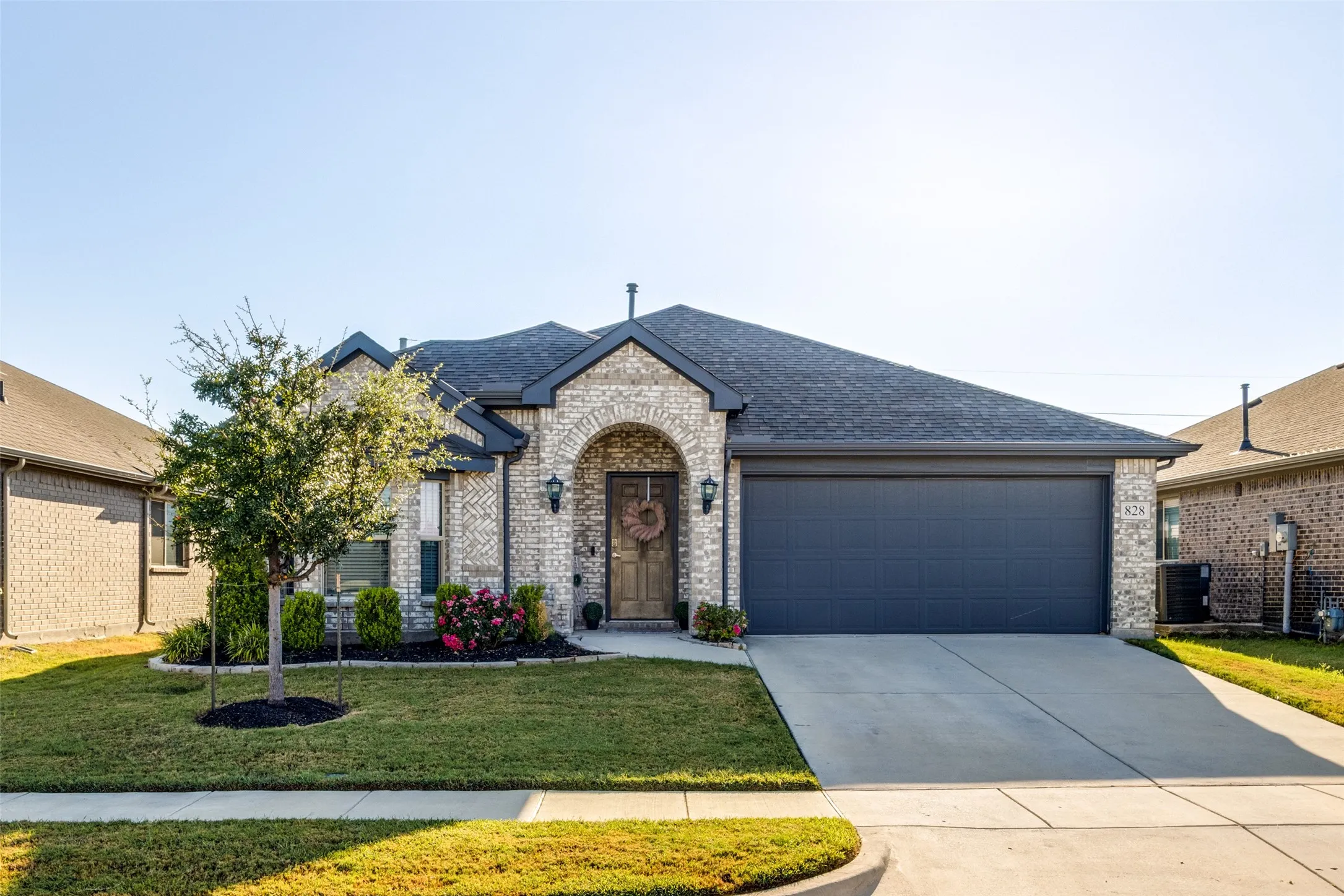 Single Family Residence For Rent in Collin County , 828 Foxtail Bend, Lavon, Texas 75166, 3 Bedroom, 2 Bathroom, 2 Garage spaces, 1,675 Sqft, built in 2021, mls#21394304, Real Estate Agent in Lavon, Homes For Rent in Collin county, Homes For Rent in Lavon, Realtor in Lavon Texas, Real Estate Brokerage Independent Realty Texas, Luminita Cordes Realtor