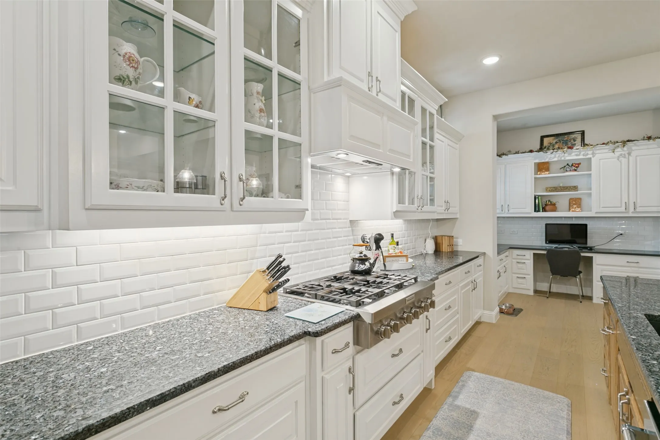 Single Family Residence For Sale in Parker County , 14356 Walsh Avenue, Fort Worth, Texas 76008, 3 Bedroom, 4 Bathroom, 3 Garage spaces, 3,418 Sqft, built in 2021, mls#21393813, Real Estate Agent in Fort Worth, Homes For Sale in Parker county, Homes For Sale in Fort Worth, Realtor in Fort Worth Texas, Real Estate Brokerage Independent Realty Texas, Luminita Cordes Realtor