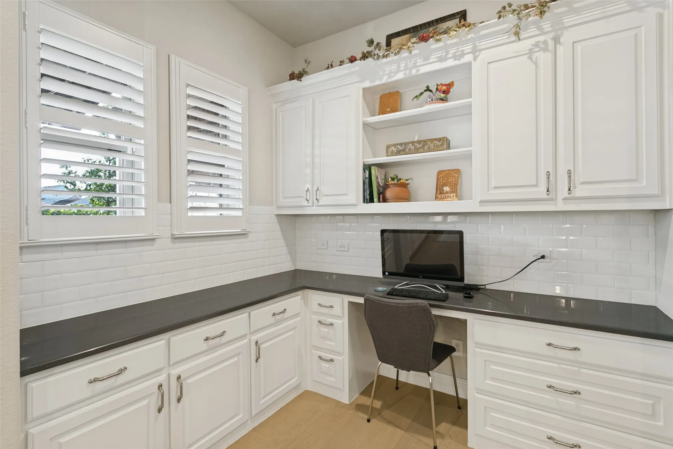 Single Family Residence For Sale in Parker County , 14356 Walsh Avenue, Fort Worth, Texas 76008, 3 Bedroom, 4 Bathroom, 3 Garage spaces, 3,418 Sqft, built in 2021, mls#21393813, Real Estate Agent in Fort Worth, Homes For Sale in Parker county, Homes For Sale in Fort Worth, Realtor in Fort Worth Texas, Real Estate Brokerage Independent Realty Texas, Luminita Cordes Realtor