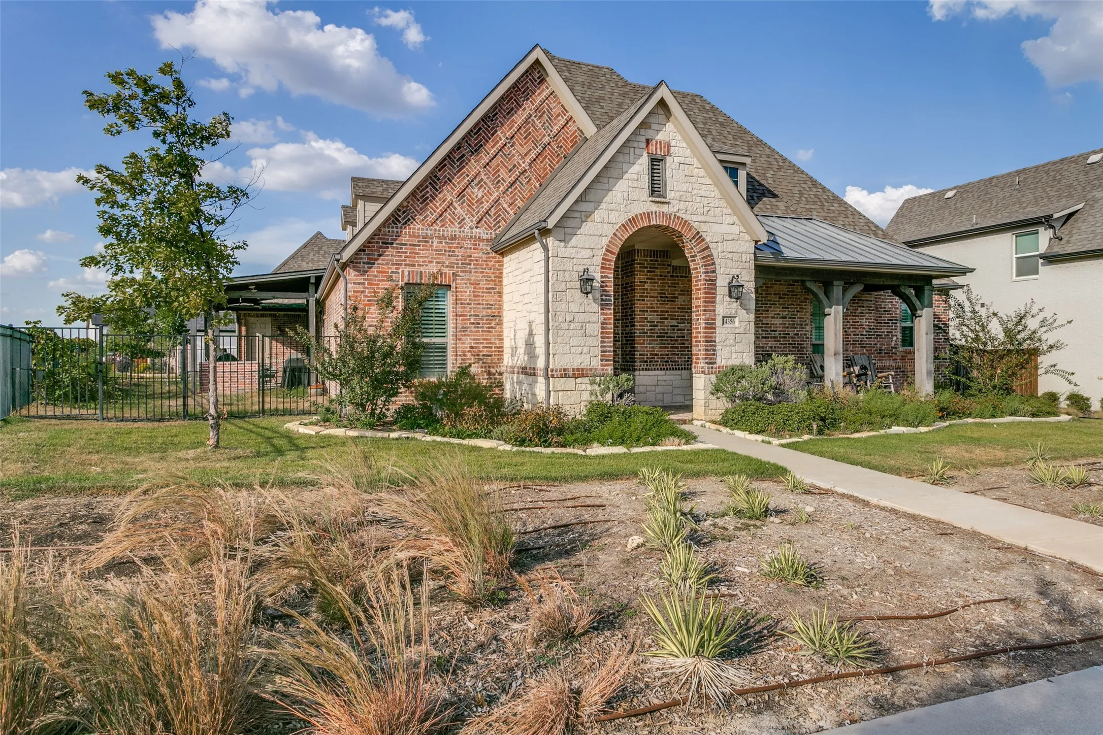 Single Family Residence For Sale in Parker County , 14356 Walsh Avenue, Fort Worth, Texas 76008, 3 Bedroom, 4 Bathroom, 3 Garage spaces, 3,418 Sqft, built in 2021, mls#21393813, Real Estate Agent in Fort Worth, Homes For Sale in Parker county, Homes For Sale in Fort Worth, Realtor in Fort Worth Texas, Real Estate Brokerage Independent Realty Texas, Luminita Cordes Realtor
