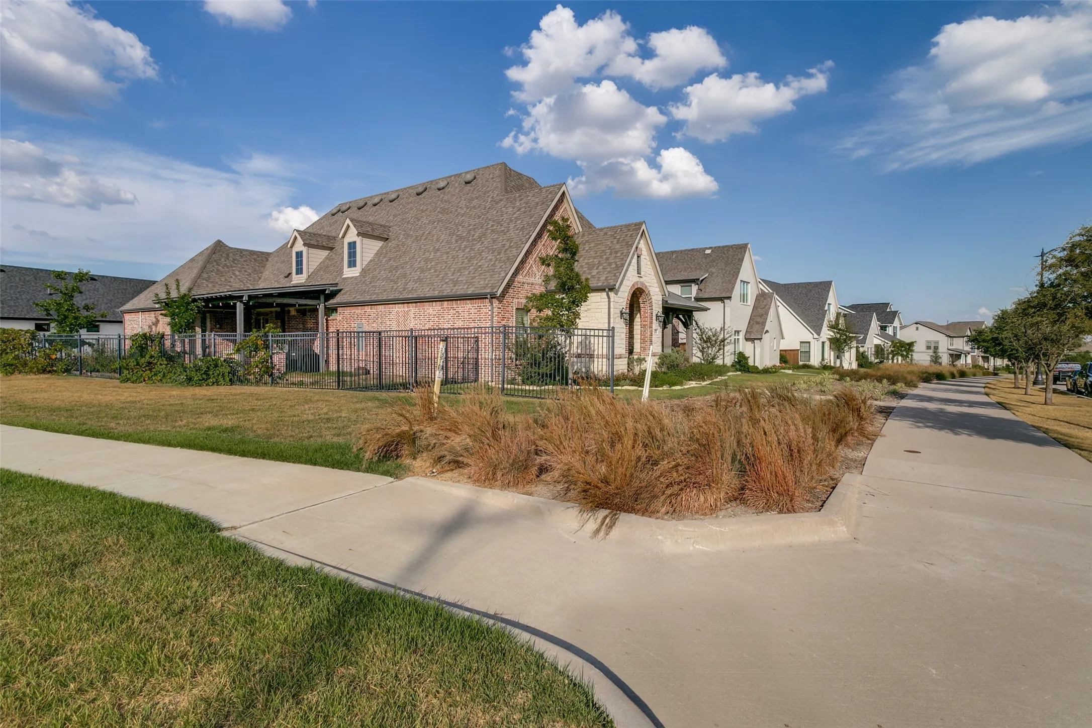 Single Family Residence For Sale in Parker County , 14356 Walsh Avenue, Fort Worth, Texas 76008, 3 Bedroom, 4 Bathroom, 3 Garage spaces, 3,418 Sqft, built in 2021, mls#21393813, Real Estate Agent in Fort Worth, Homes For Sale in Parker county, Homes For Sale in Fort Worth, Realtor in Fort Worth Texas, Real Estate Brokerage Independent Realty Texas, Luminita Cordes Realtor