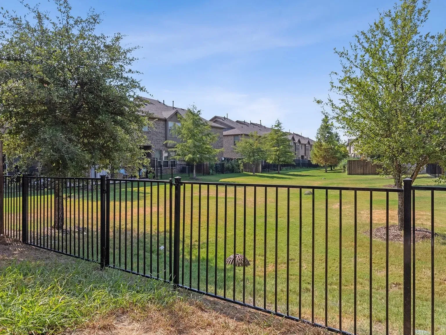Townhouse For Rent in Collin County , 4820 Pasadena Drive, Plano, Texas 75024, 3 Bedroom, 3 Bathroom, 2 Garage spaces, 1,953 Sqft, built in 2016, mls#21394179, Real Estate Agent in Plano, Homes For Rent in Collin county, Homes For Rent in Plano, Realtor in Plano Texas, Real Estate Brokerage Independent Realty Texas, Luminita Cordes Realtor