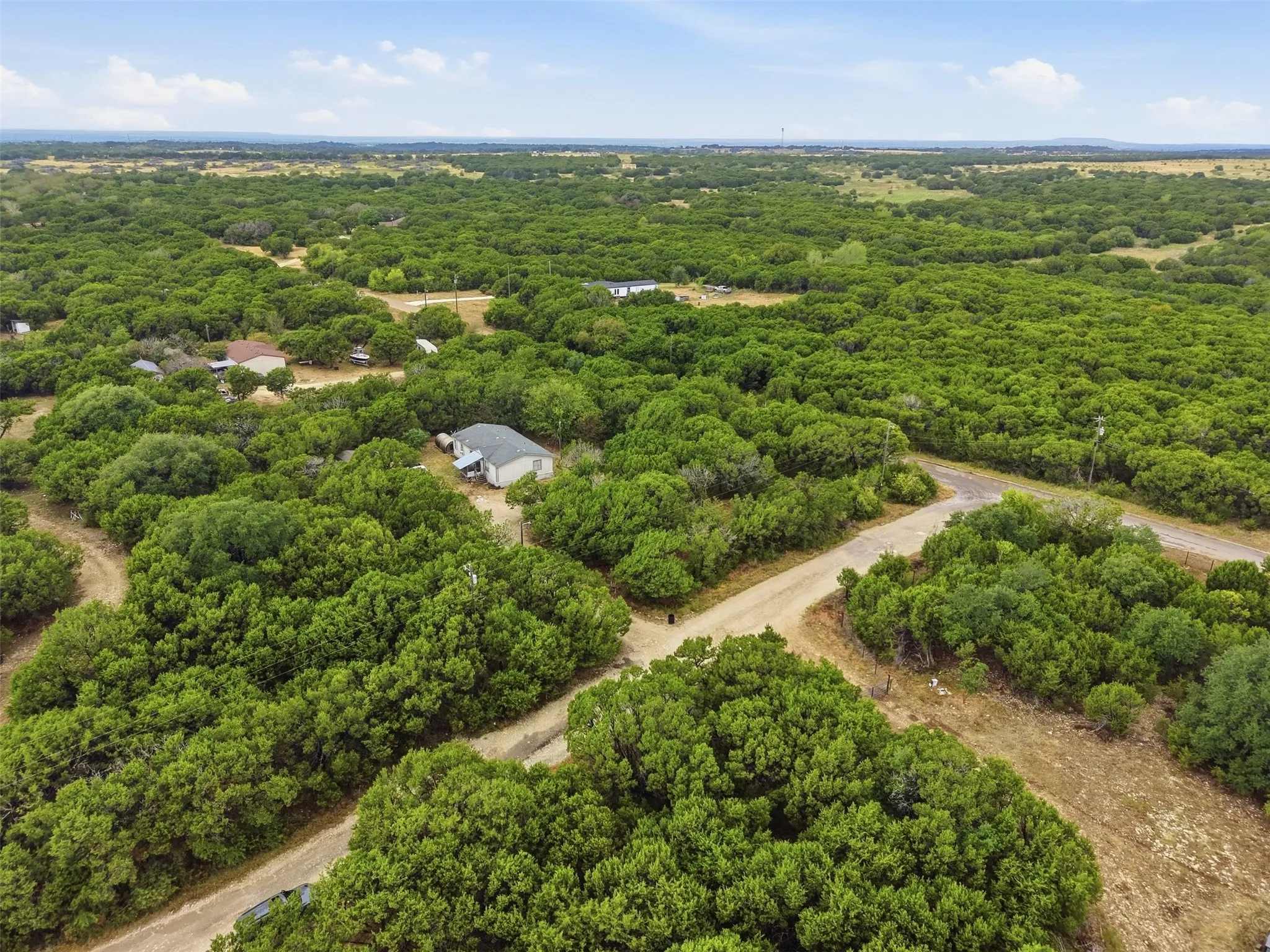 Manufactured Home For Sale in Johnson County , 900 Cedar Break Court, Cleburne, Texas 76033, 2 Bedroom, 2 Bathroom, Garage spaces, 1,344 Sqft, built in 1998, mls#21393103, Real Estate Agent in Cleburne, Homes For Sale in Johnson county, Homes For Sale in Cleburne, Realtor in Cleburne Texas, Real Estate Brokerage Independent Realty Texas, Luminita Cordes Realtor