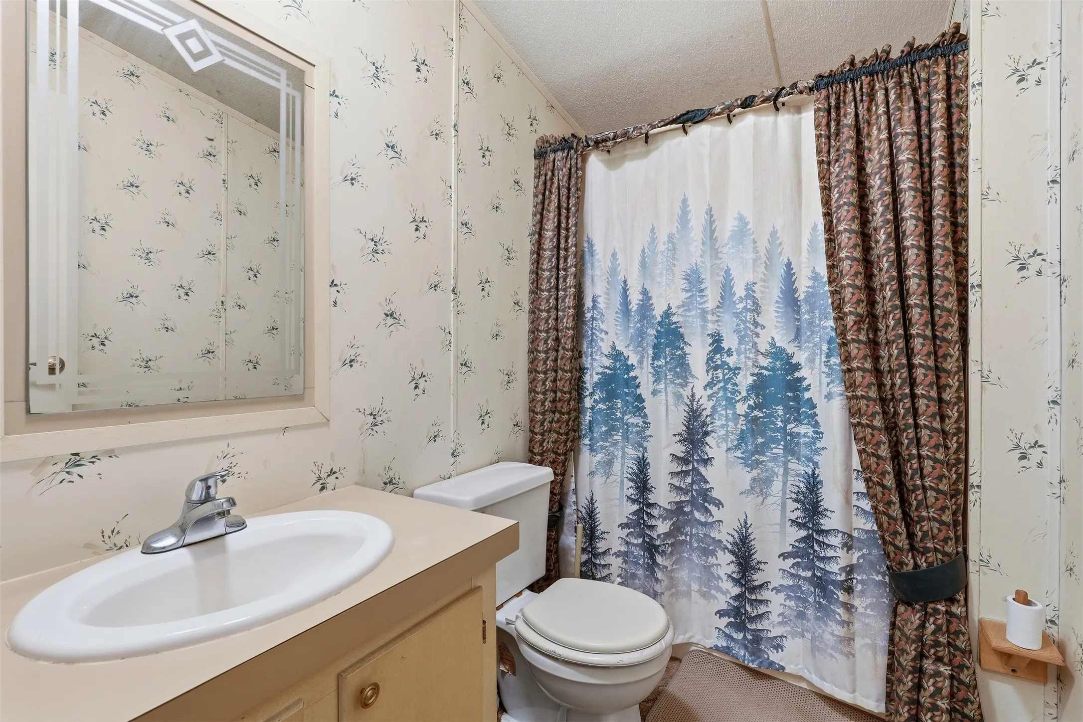 Manufactured Home For Sale in Johnson County , 900 Cedar Break Court, Cleburne, Texas 76033, 2 Bedroom, 2 Bathroom, Garage spaces, 1,344 Sqft, built in 1998, mls#21393103, Real Estate Agent in Cleburne, Homes For Sale in Johnson county, Homes For Sale in Cleburne, Realtor in Cleburne Texas, Real Estate Brokerage Independent Realty Texas, Luminita Cordes Realtor