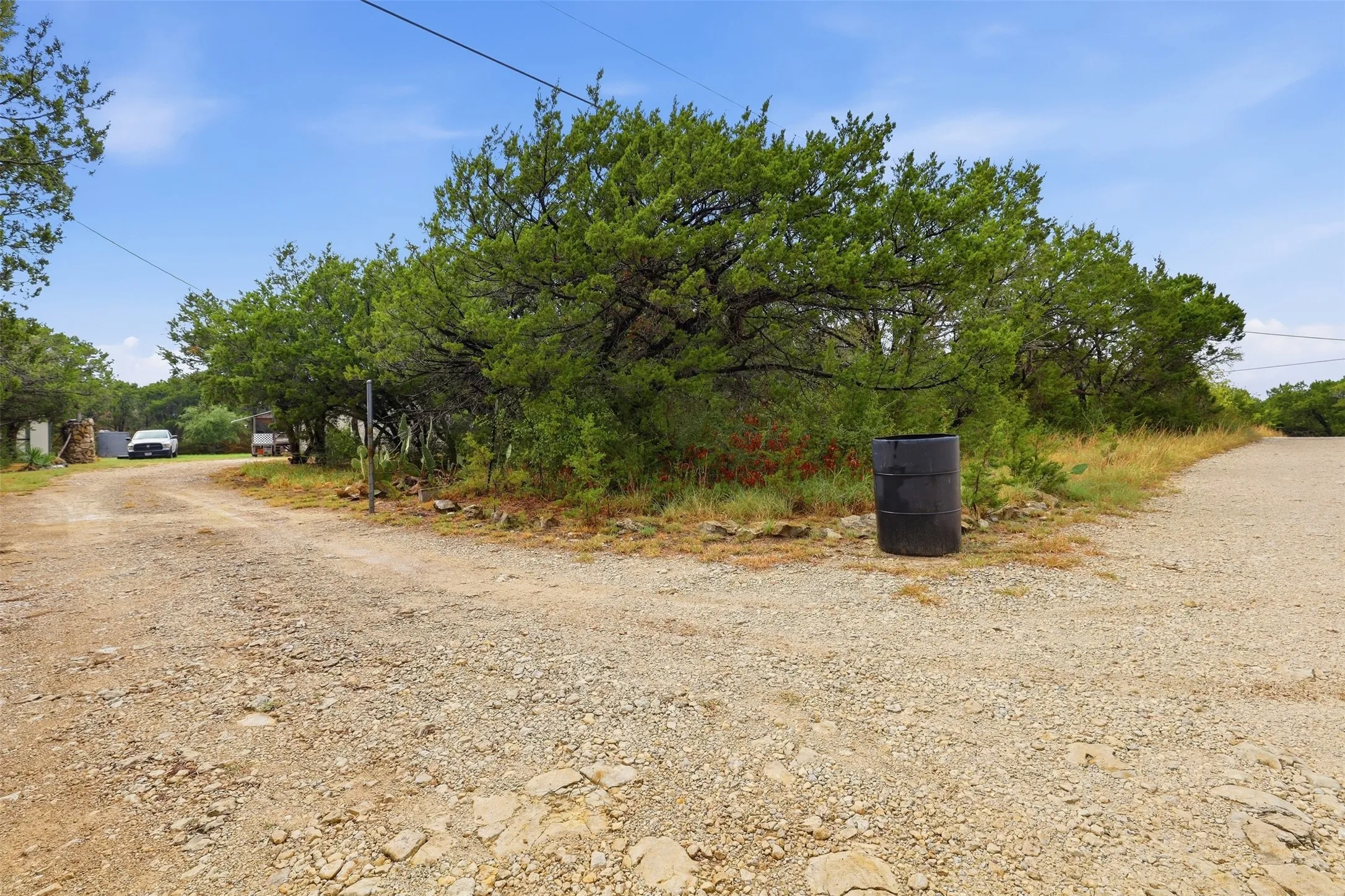 Manufactured Home For Sale in Johnson County , 900 Cedar Break Court, Cleburne, Texas 76033, 2 Bedroom, 2 Bathroom, Garage spaces, 1,344 Sqft, built in 1998, mls#21393103, Real Estate Agent in Cleburne, Homes For Sale in Johnson county, Homes For Sale in Cleburne, Realtor in Cleburne Texas, Real Estate Brokerage Independent Realty Texas, Luminita Cordes Realtor
