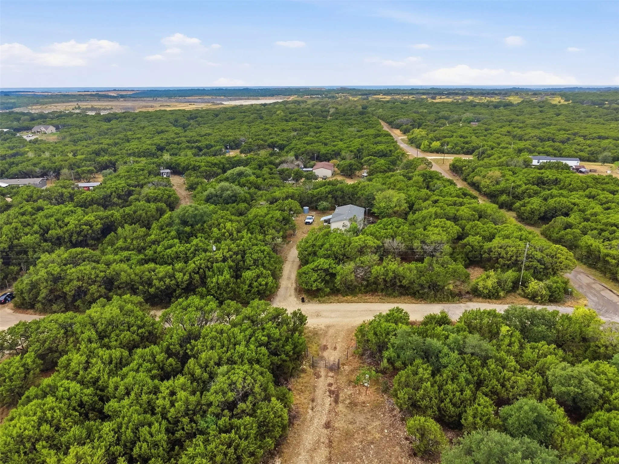 Manufactured Home For Sale in Johnson County , 900 Cedar Break Court, Cleburne, Texas 76033, 2 Bedroom, 2 Bathroom, Garage spaces, 1,344 Sqft, built in 1998, mls#21393103, Real Estate Agent in Cleburne, Homes For Sale in Johnson county, Homes For Sale in Cleburne, Realtor in Cleburne Texas, Real Estate Brokerage Independent Realty Texas, Luminita Cordes Realtor