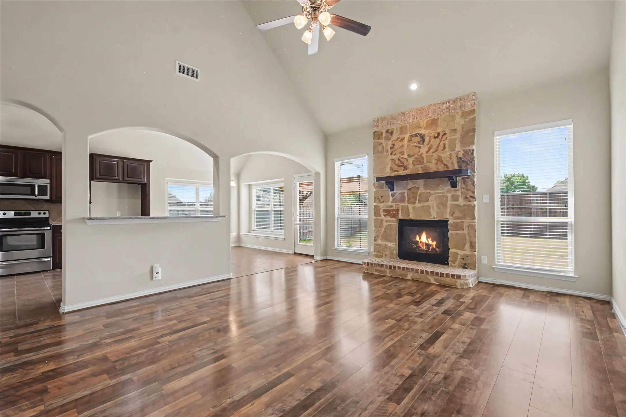 Single Family Residence For Sale in Kaufman County , 1134 Hickory Park, Forney, Texas 75126, 5 Bedroom, 4 Bathroom, 2 Garage spaces, 2,952 Sqft, built in 2013, mls#21392302, Real Estate Agent in Forney, Homes For Sale in Kaufman county, Homes For Sale in Forney, Realtor in Forney Texas, Real Estate Brokerage Independent Realty Texas, Luminita Cordes Realtor