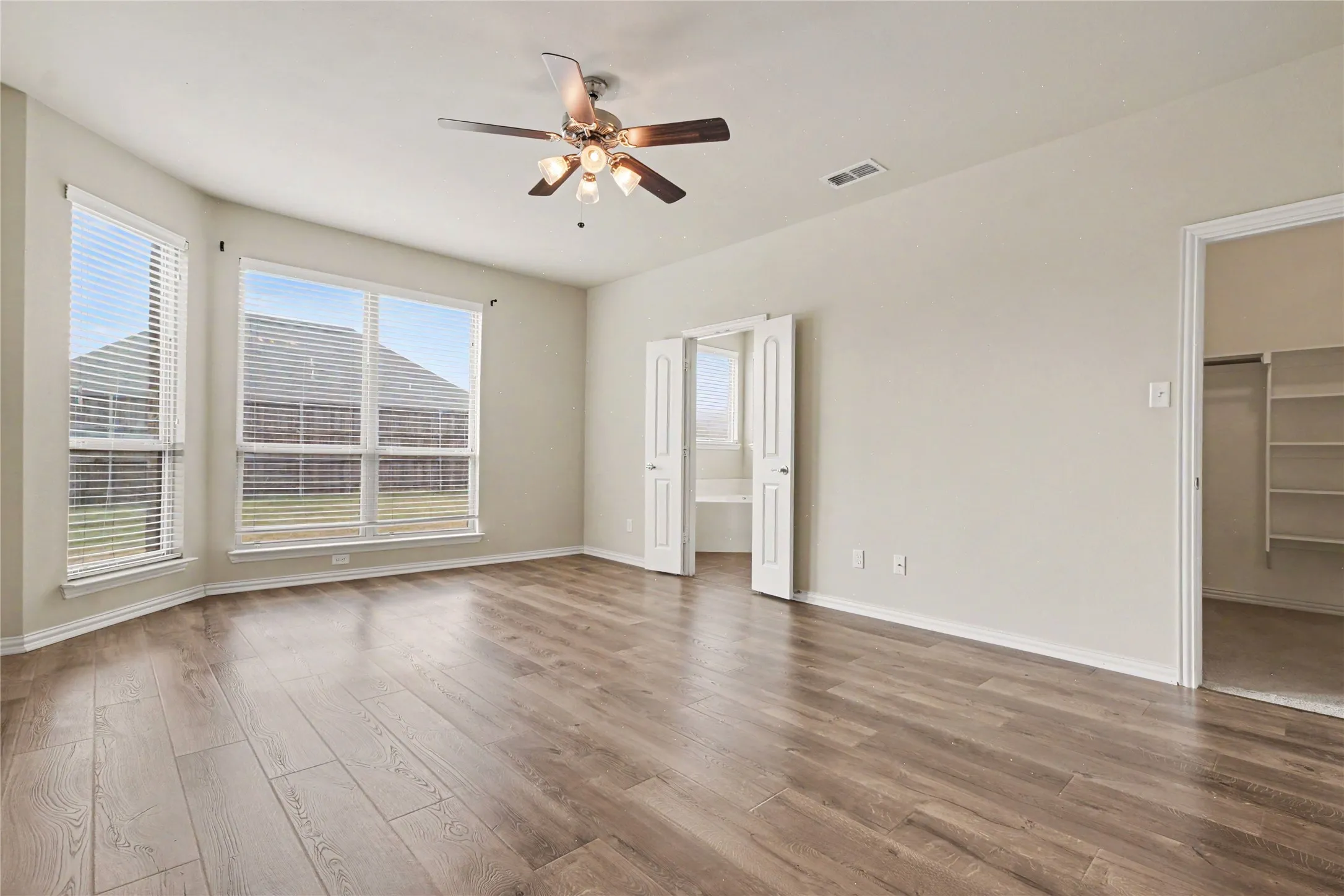 Single Family Residence For Sale in Kaufman County , 1134 Hickory Park, Forney, Texas 75126, 5 Bedroom, 4 Bathroom, 2 Garage spaces, 2,952 Sqft, built in 2013, mls#21392302, Real Estate Agent in Forney, Homes For Sale in Kaufman county, Homes For Sale in Forney, Realtor in Forney Texas, Real Estate Brokerage Independent Realty Texas, Luminita Cordes Realtor