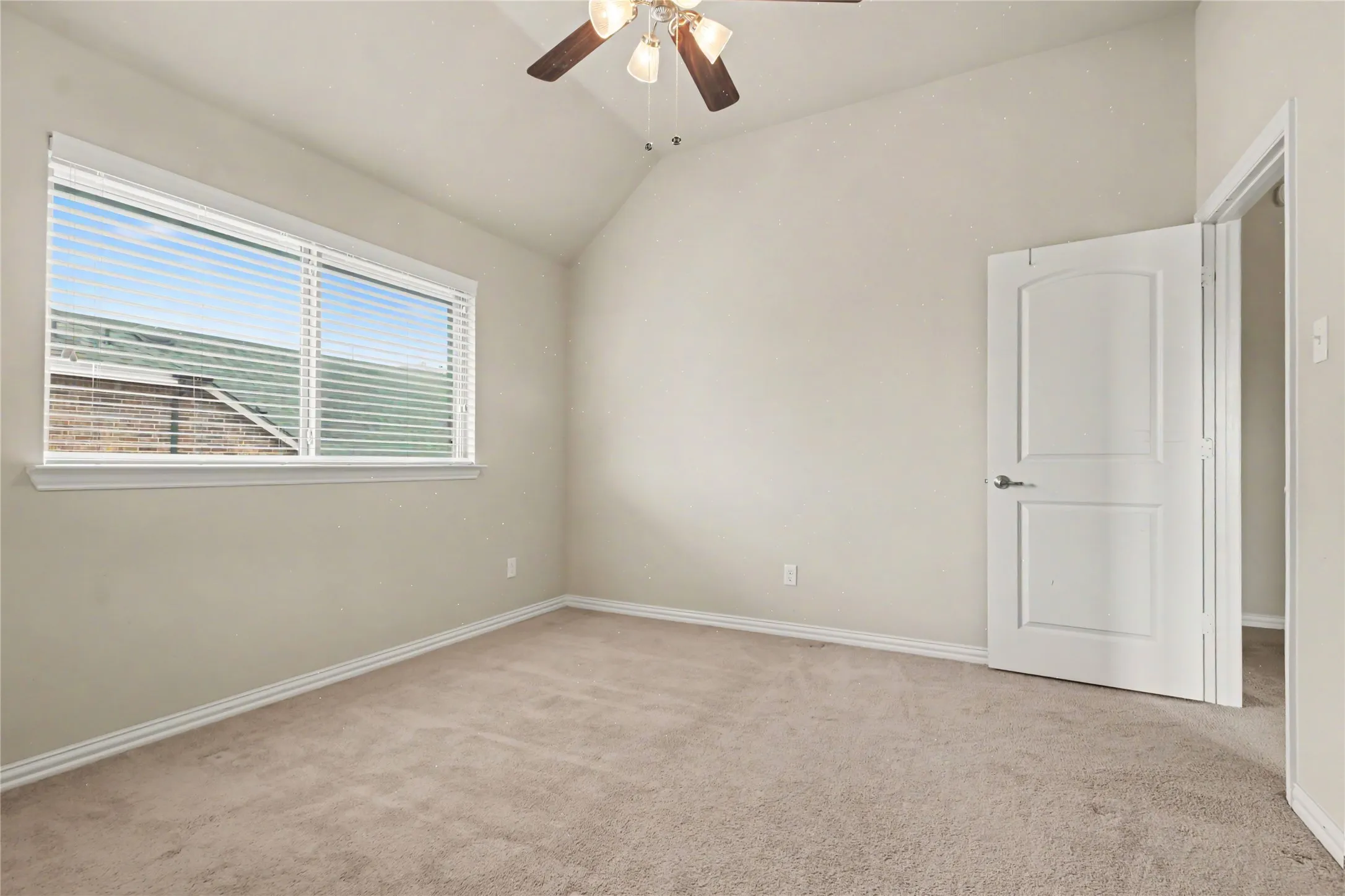 Single Family Residence For Sale in Kaufman County , 1134 Hickory Park, Forney, Texas 75126, 5 Bedroom, 4 Bathroom, 2 Garage spaces, 2,952 Sqft, built in 2013, mls#21392302, Real Estate Agent in Forney, Homes For Sale in Kaufman county, Homes For Sale in Forney, Realtor in Forney Texas, Real Estate Brokerage Independent Realty Texas, Luminita Cordes Realtor