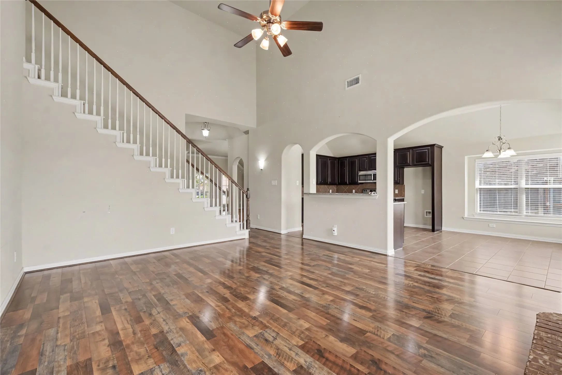 Single Family Residence For Sale in Kaufman County , 1134 Hickory Park, Forney, Texas 75126, 5 Bedroom, 4 Bathroom, 2 Garage spaces, 2,952 Sqft, built in 2013, mls#21392302, Real Estate Agent in Forney, Homes For Sale in Kaufman county, Homes For Sale in Forney, Realtor in Forney Texas, Real Estate Brokerage Independent Realty Texas, Luminita Cordes Realtor