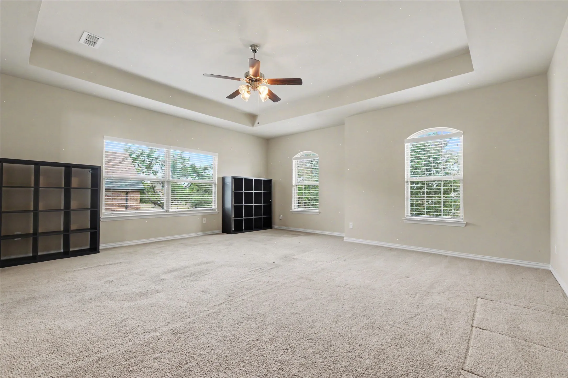 Single Family Residence For Sale in Kaufman County , 1134 Hickory Park, Forney, Texas 75126, 5 Bedroom, 4 Bathroom, 2 Garage spaces, 2,952 Sqft, built in 2013, mls#21392302, Real Estate Agent in Forney, Homes For Sale in Kaufman county, Homes For Sale in Forney, Realtor in Forney Texas, Real Estate Brokerage Independent Realty Texas, Luminita Cordes Realtor