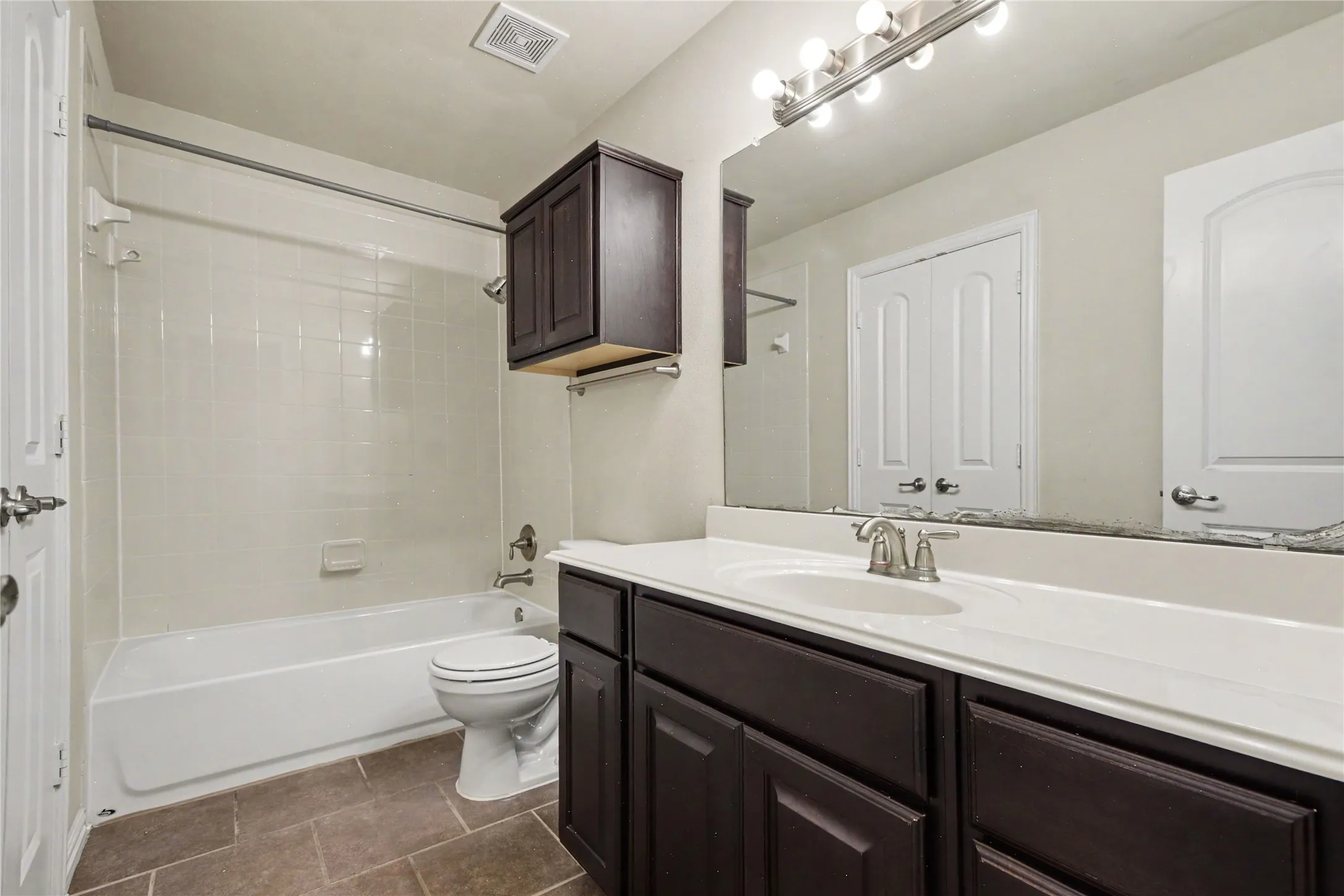 Single Family Residence For Sale in Kaufman County , 1134 Hickory Park, Forney, Texas 75126, 5 Bedroom, 4 Bathroom, 2 Garage spaces, 2,952 Sqft, built in 2013, mls#21392302, Real Estate Agent in Forney, Homes For Sale in Kaufman county, Homes For Sale in Forney, Realtor in Forney Texas, Real Estate Brokerage Independent Realty Texas, Luminita Cordes Realtor