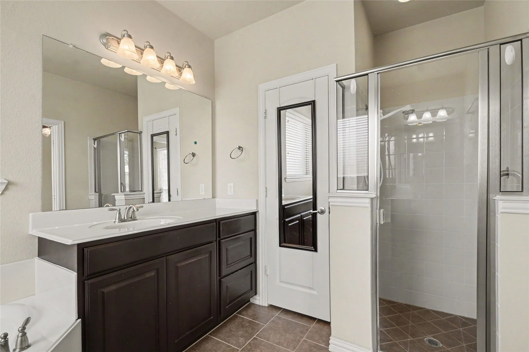 Single Family Residence For Sale in Kaufman County , 1134 Hickory Park, Forney, Texas 75126, 5 Bedroom, 4 Bathroom, 2 Garage spaces, 2,952 Sqft, built in 2013, mls#21392302, Real Estate Agent in Forney, Homes For Sale in Kaufman county, Homes For Sale in Forney, Realtor in Forney Texas, Real Estate Brokerage Independent Realty Texas, Luminita Cordes Realtor