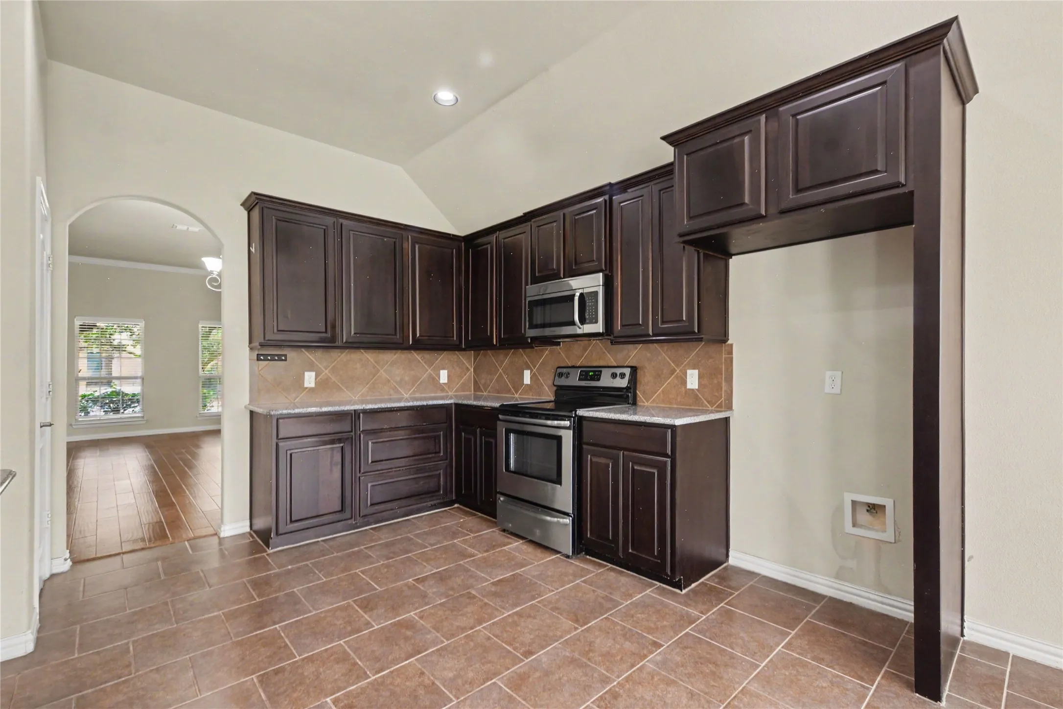 Single Family Residence For Sale in Kaufman County , 1134 Hickory Park, Forney, Texas 75126, 5 Bedroom, 4 Bathroom, 2 Garage spaces, 2,952 Sqft, built in 2013, mls#21392302, Real Estate Agent in Forney, Homes For Sale in Kaufman county, Homes For Sale in Forney, Realtor in Forney Texas, Real Estate Brokerage Independent Realty Texas, Luminita Cordes Realtor