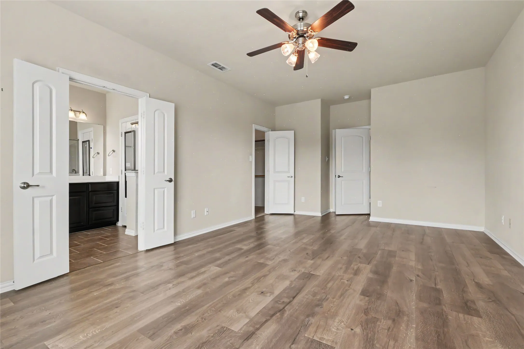 Single Family Residence For Sale in Kaufman County , 1134 Hickory Park, Forney, Texas 75126, 5 Bedroom, 4 Bathroom, 2 Garage spaces, 2,952 Sqft, built in 2013, mls#21392302, Real Estate Agent in Forney, Homes For Sale in Kaufman county, Homes For Sale in Forney, Realtor in Forney Texas, Real Estate Brokerage Independent Realty Texas, Luminita Cordes Realtor