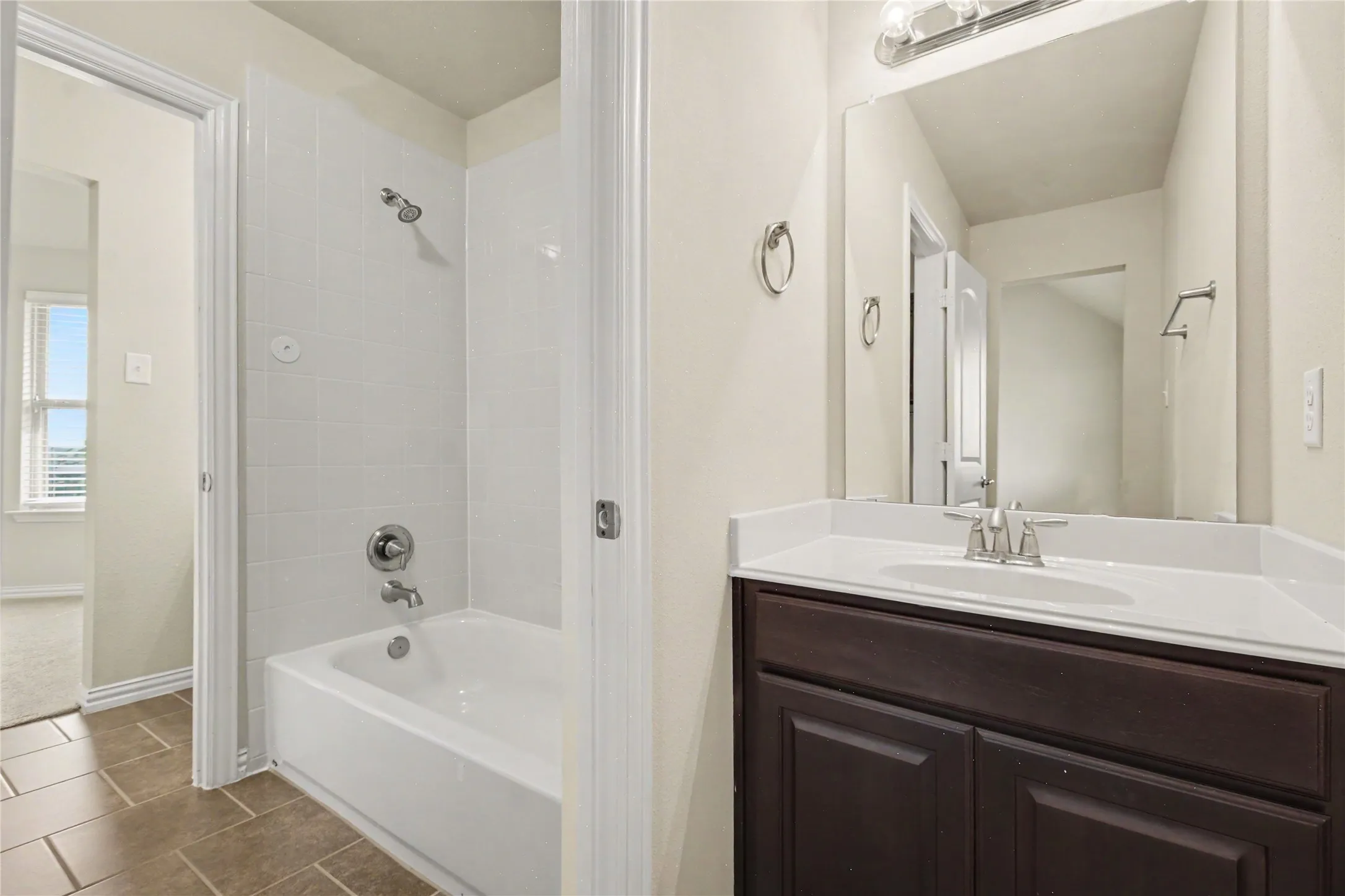 Single Family Residence For Sale in Kaufman County , 1134 Hickory Park, Forney, Texas 75126, 5 Bedroom, 4 Bathroom, 2 Garage spaces, 2,952 Sqft, built in 2013, mls#21392302, Real Estate Agent in Forney, Homes For Sale in Kaufman county, Homes For Sale in Forney, Realtor in Forney Texas, Real Estate Brokerage Independent Realty Texas, Luminita Cordes Realtor