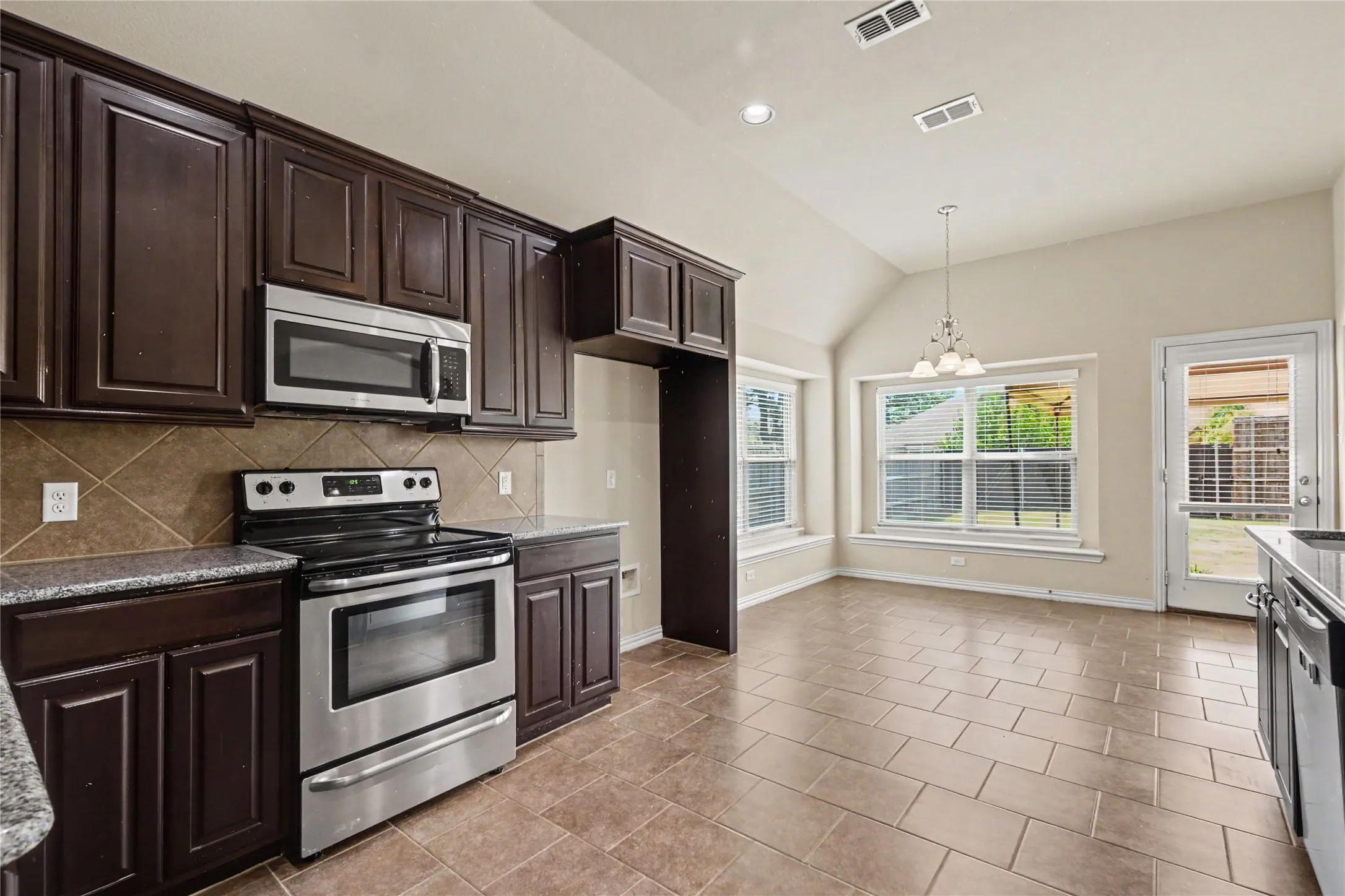 Single Family Residence For Sale in Kaufman County , 1134 Hickory Park, Forney, Texas 75126, 5 Bedroom, 4 Bathroom, 2 Garage spaces, 2,952 Sqft, built in 2013, mls#21392302, Real Estate Agent in Forney, Homes For Sale in Kaufman county, Homes For Sale in Forney, Realtor in Forney Texas, Real Estate Brokerage Independent Realty Texas, Luminita Cordes Realtor