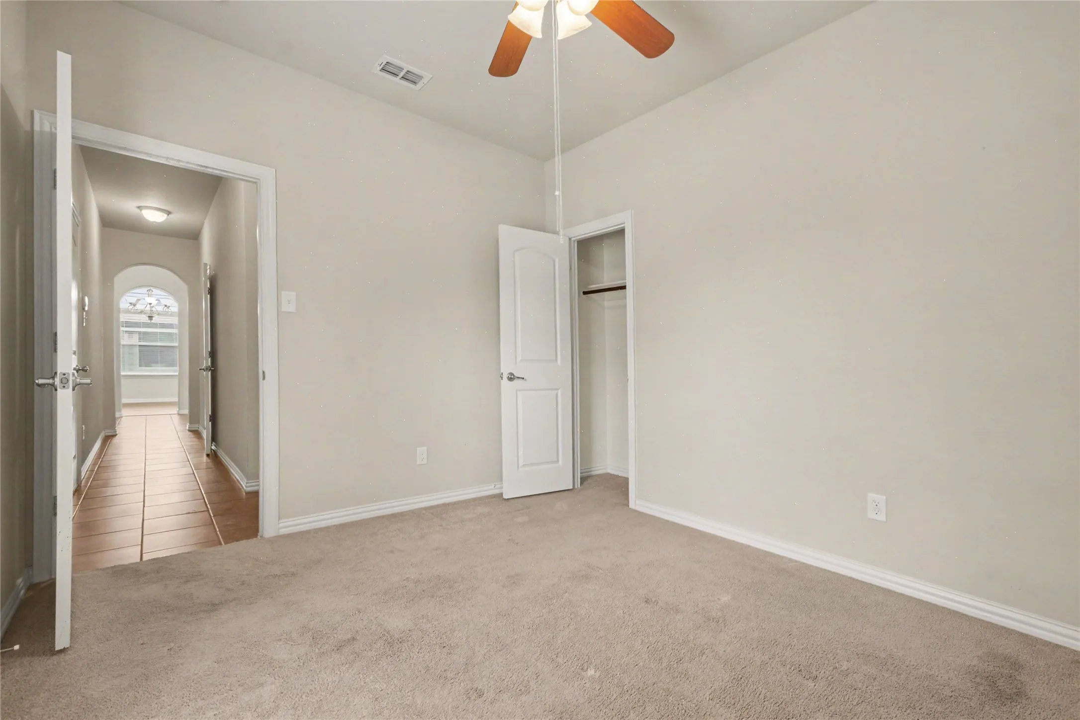 Single Family Residence For Sale in Kaufman County , 1134 Hickory Park, Forney, Texas 75126, 5 Bedroom, 4 Bathroom, 2 Garage spaces, 2,952 Sqft, built in 2013, mls#21392302, Real Estate Agent in Forney, Homes For Sale in Kaufman county, Homes For Sale in Forney, Realtor in Forney Texas, Real Estate Brokerage Independent Realty Texas, Luminita Cordes Realtor