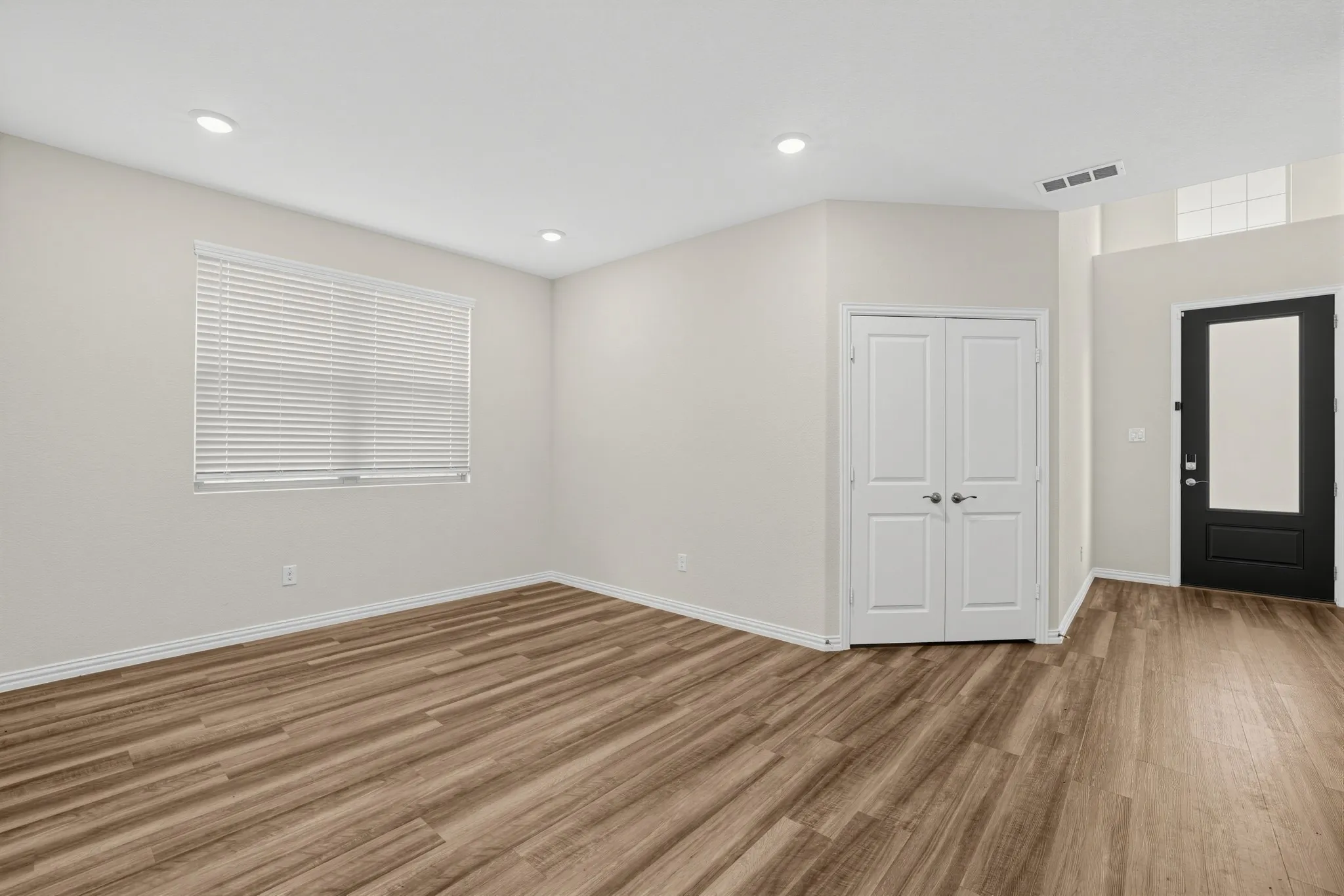 Single Family Residence For Rent in Denton County , 1620 Berry Ridge Trail, Aubrey, Texas 76227, 4 Bedroom, 4 Bathroom, 3 Garage spaces, 2,617 Sqft, built in 2021, mls#21382965, Real Estate Agent in Aubrey, Homes For Rent in Denton county, Homes For Rent in Aubrey, Realtor in Aubrey Texas, Real Estate Brokerage Independent Realty Texas, Luminita Cordes Realtor