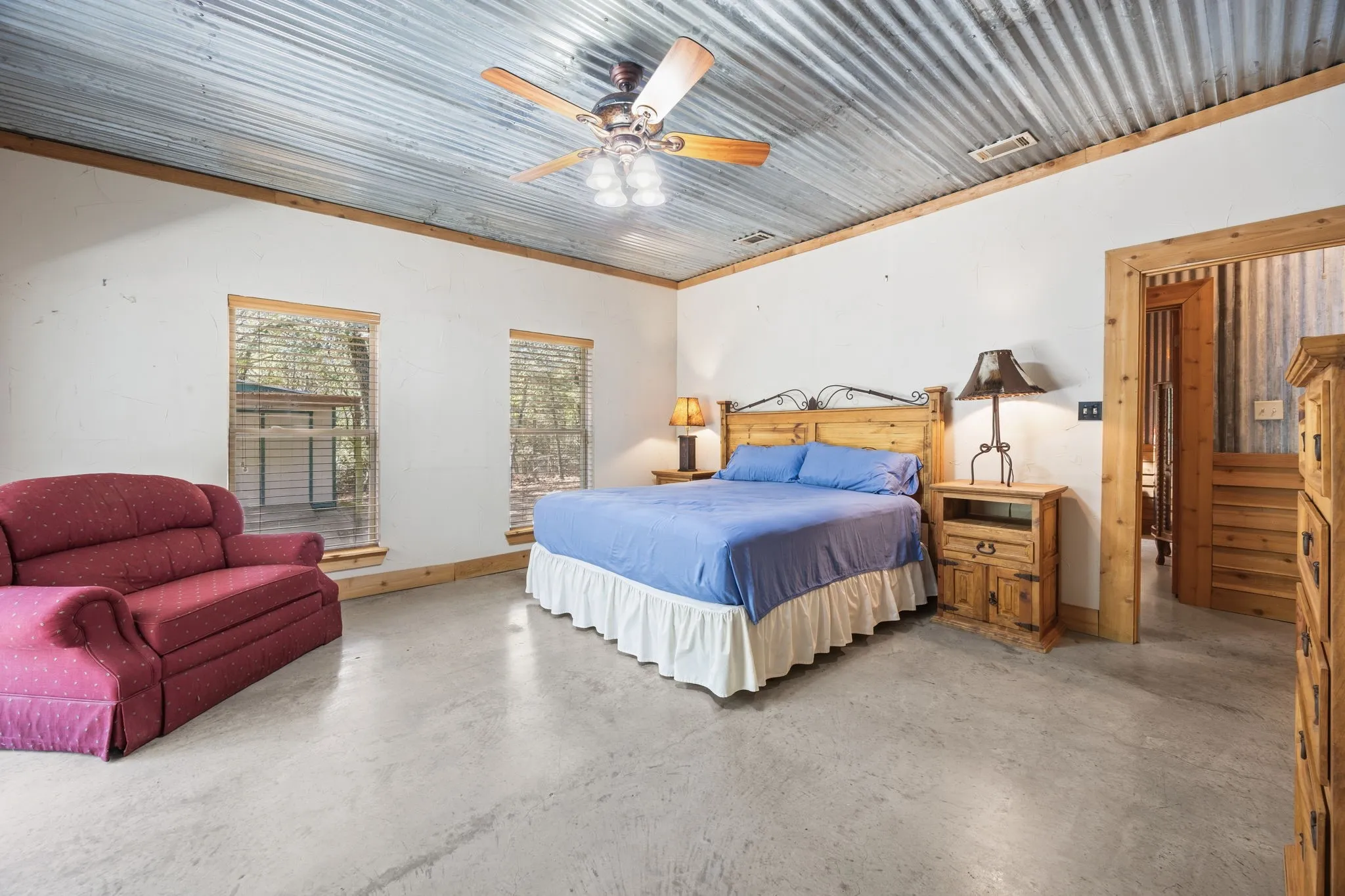 Single Family Residence For Sale in Hunt County , 9621 County Road 2440, Royse City, Texas 75189, 2 Bedroom, 2 Bathroom, Garage spaces, 2,000 Sqft, built in 2006, mls#21362845, Real Estate Agent in Royse City, Homes For Sale in Hunt county, Homes For Sale in Royse City, Realtor in Royse City Texas, Real Estate Brokerage Independent Realty Texas, Luminita Cordes Realtor