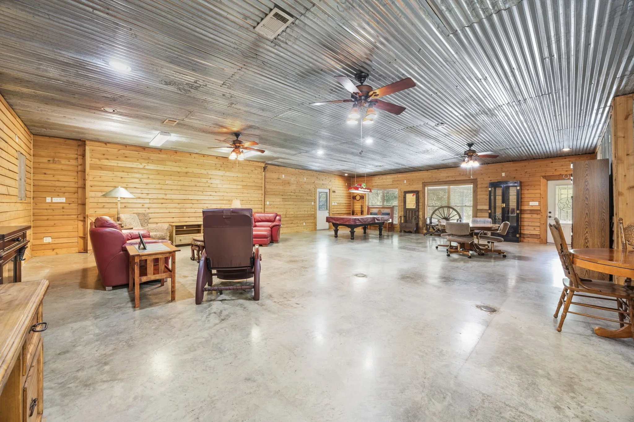 Single Family Residence For Sale in Hunt County , 9621 County Road 2440, Royse City, Texas 75189, 2 Bedroom, 2 Bathroom, Garage spaces, 2,000 Sqft, built in 2006, mls#21362845, Real Estate Agent in Royse City, Homes For Sale in Hunt county, Homes For Sale in Royse City, Realtor in Royse City Texas, Real Estate Brokerage Independent Realty Texas, Luminita Cordes Realtor