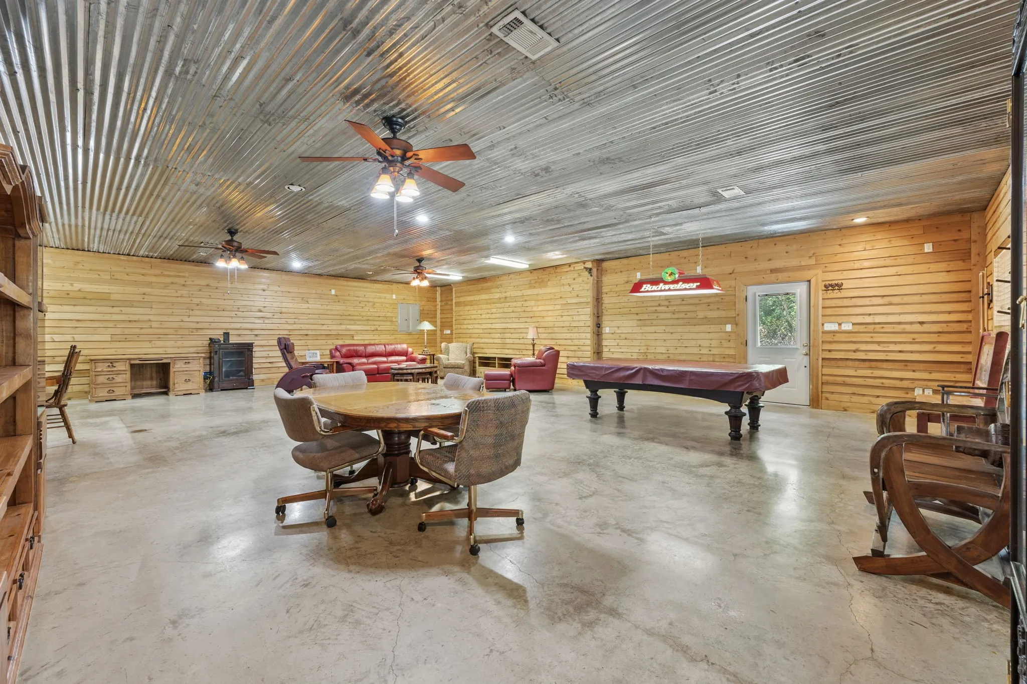 Single Family Residence For Sale in Hunt County , 9621 County Road 2440, Royse City, Texas 75189, 2 Bedroom, 2 Bathroom, Garage spaces, 2,000 Sqft, built in 2006, mls#21362845, Real Estate Agent in Royse City, Homes For Sale in Hunt county, Homes For Sale in Royse City, Realtor in Royse City Texas, Real Estate Brokerage Independent Realty Texas, Luminita Cordes Realtor