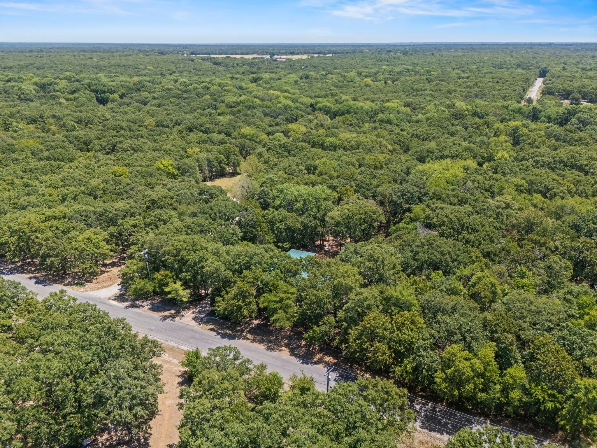 Single Family Residence For Sale in Hunt County , 9621 County Road 2440, Royse City, Texas 75189, 2 Bedroom, 2 Bathroom, Garage spaces, 2,000 Sqft, built in 2006, mls#21362845, Real Estate Agent in Royse City, Homes For Sale in Hunt county, Homes For Sale in Royse City, Realtor in Royse City Texas, Real Estate Brokerage Independent Realty Texas, Luminita Cordes Realtor