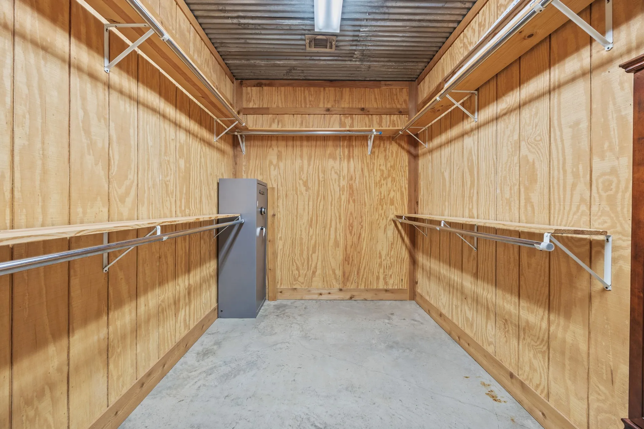 Single Family Residence For Sale in Hunt County , 9621 County Road 2440, Royse City, Texas 75189, 2 Bedroom, 2 Bathroom, Garage spaces, 2,000 Sqft, built in 2006, mls#21362845, Real Estate Agent in Royse City, Homes For Sale in Hunt county, Homes For Sale in Royse City, Realtor in Royse City Texas, Real Estate Brokerage Independent Realty Texas, Luminita Cordes Realtor