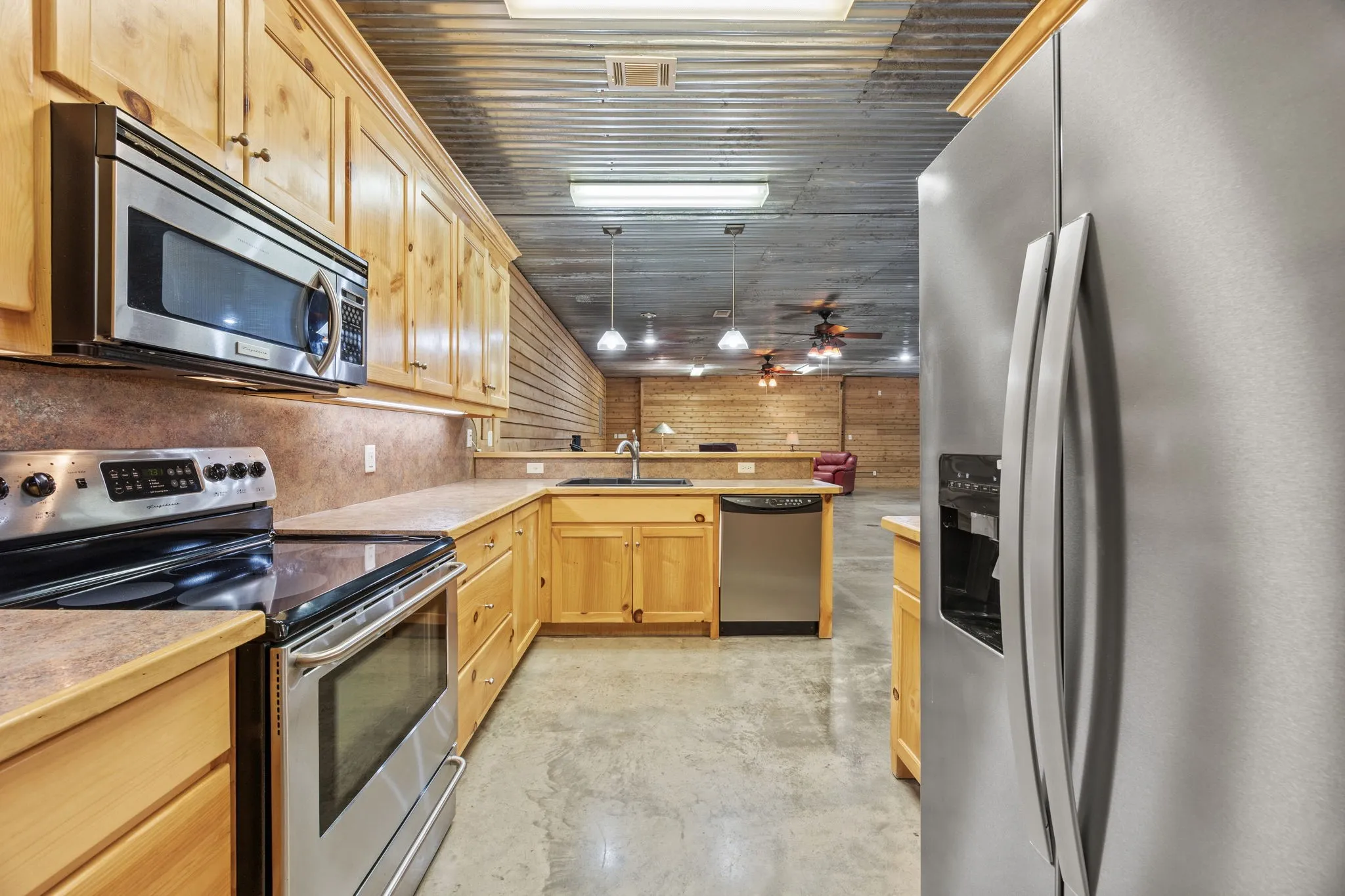 Single Family Residence For Sale in Hunt County , 9621 County Road 2440, Royse City, Texas 75189, 2 Bedroom, 2 Bathroom, Garage spaces, 2,000 Sqft, built in 2006, mls#21362845, Real Estate Agent in Royse City, Homes For Sale in Hunt county, Homes For Sale in Royse City, Realtor in Royse City Texas, Real Estate Brokerage Independent Realty Texas, Luminita Cordes Realtor