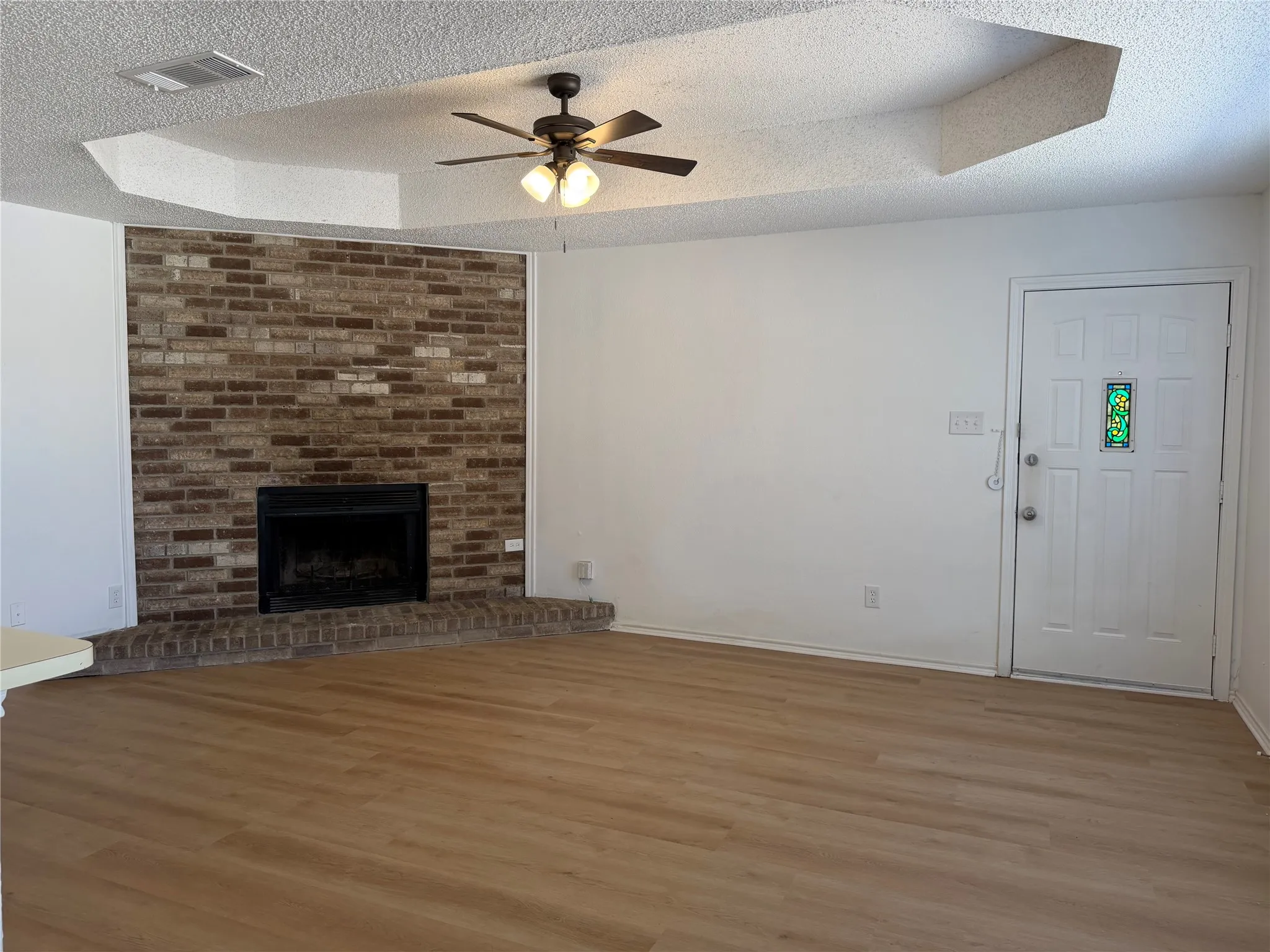 Duplex For Rent in Tarrant County , 210 Shady Valley Drive, Mansfield, Texas 76063, 2 Bedroom, 2 Bathroom, Garage spaces, 1,105 Sqft, built in 1985, mls#21390458, Real Estate Agent in Mansfield, Homes For Rent in Tarrant county, Homes For Rent in Mansfield, Realtor in Mansfield Texas, Real Estate Brokerage Independent Realty Texas, Luminita Cordes Realtor