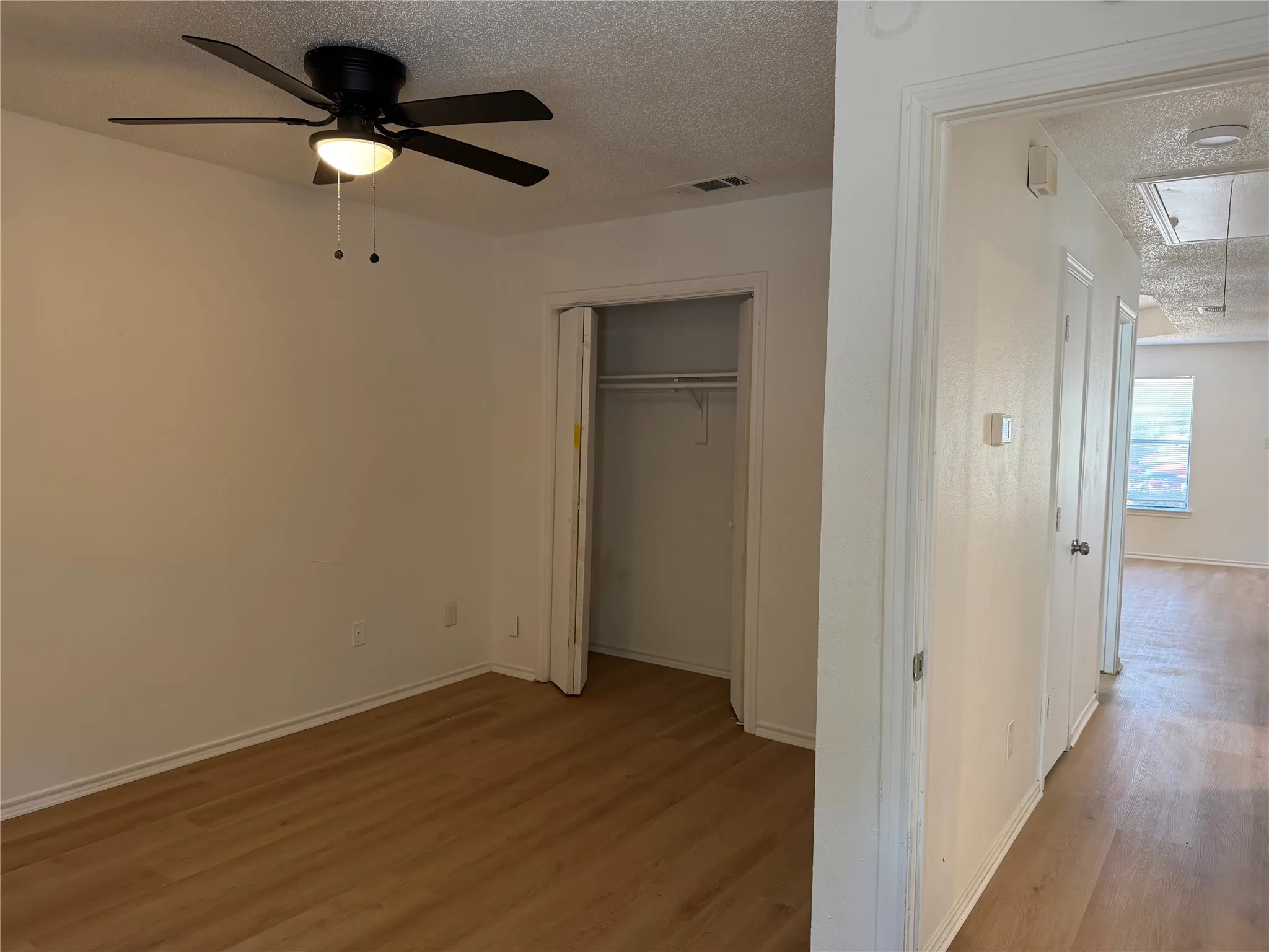 Duplex For Rent in Tarrant County , 210 Shady Valley Drive, Mansfield, Texas 76063, 2 Bedroom, 2 Bathroom, Garage spaces, 1,105 Sqft, built in 1985, mls#21390458, Real Estate Agent in Mansfield, Homes For Rent in Tarrant county, Homes For Rent in Mansfield, Realtor in Mansfield Texas, Real Estate Brokerage Independent Realty Texas, Luminita Cordes Realtor