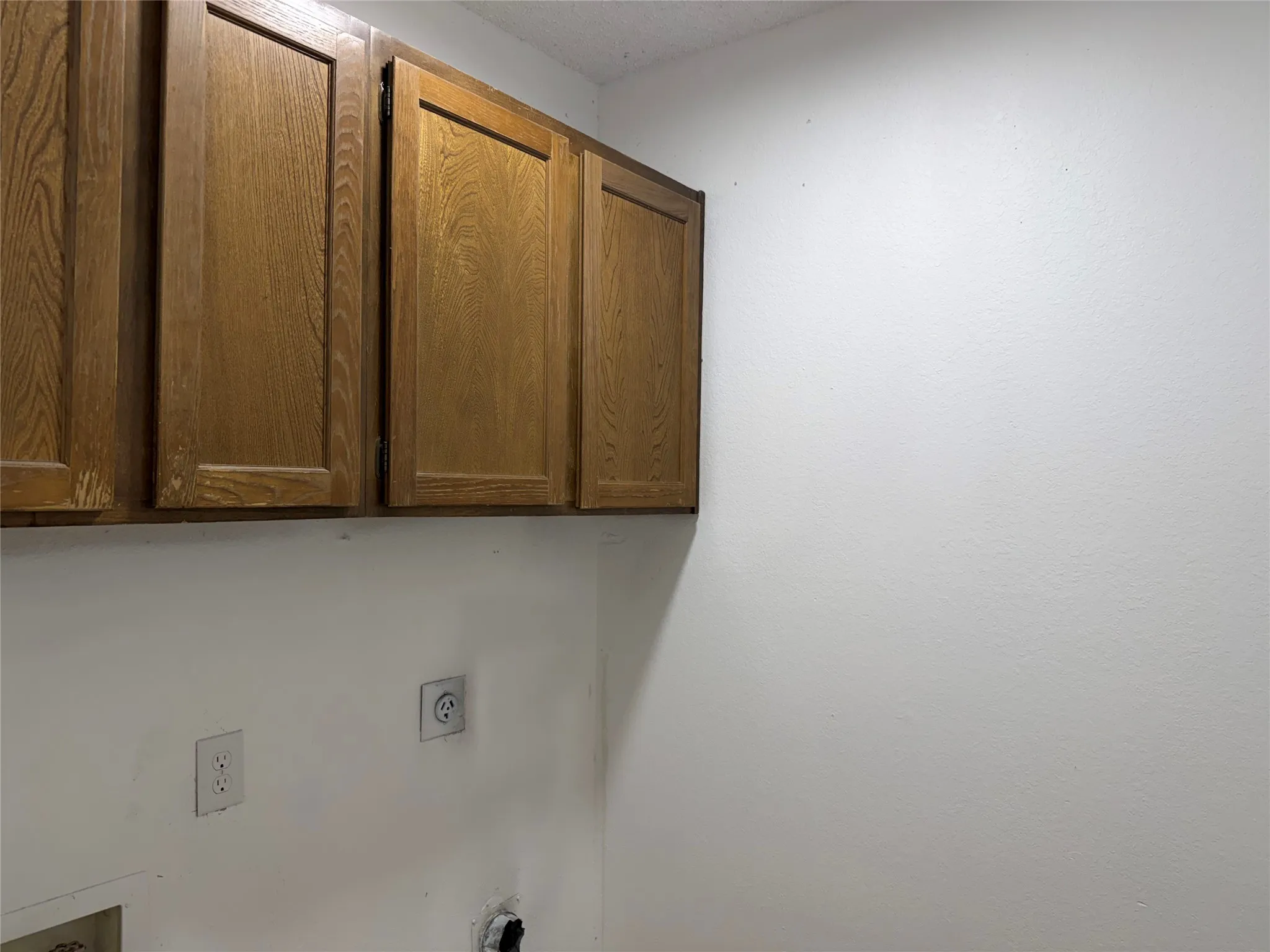 Duplex For Rent in Tarrant County , 210 Shady Valley Drive, Mansfield, Texas 76063, 2 Bedroom, 2 Bathroom, Garage spaces, 1,105 Sqft, built in 1985, mls#21390458, Real Estate Agent in Mansfield, Homes For Rent in Tarrant county, Homes For Rent in Mansfield, Realtor in Mansfield Texas, Real Estate Brokerage Independent Realty Texas, Luminita Cordes Realtor