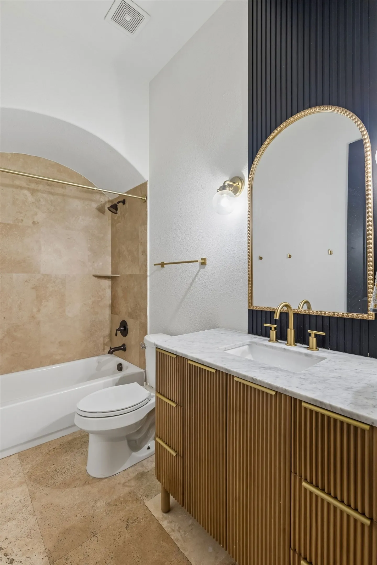 Single Family Residence For Rent in Denton County , 3409 Dunbar Court, The Colony, Texas 75056, 5 Bedroom, 5 Bathroom, 2 Garage spaces, 4,349 Sqft, built in 2014, mls#21394302, Real Estate Agent in The Colony, Homes For Rent in Denton county, Homes For Rent in The Colony, Realtor in The Colony Texas, Real Estate Brokerage Independent Realty Texas, Luminita Cordes Realtor