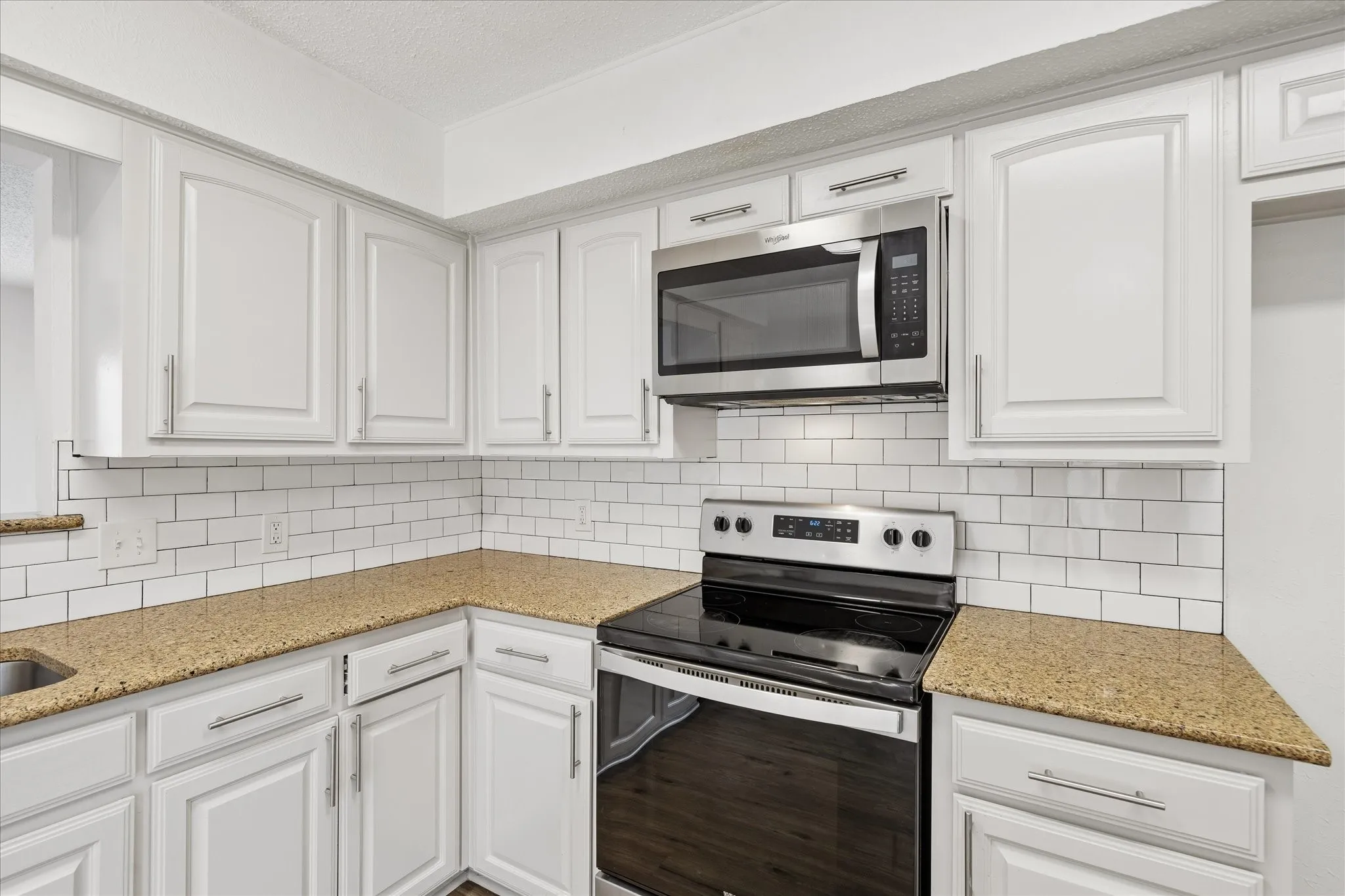 Single Family Residence For Sale in Tarrant County , 1608 Northridge Drive, Arlington, Texas 76012, 3 Bedroom, 3 Bathroom, 2 Garage spaces, 2,439 Sqft, built in 1976, mls#21393236, Real Estate Agent in Arlington, Homes For Sale in Tarrant county, Homes For Sale in Arlington, Realtor in Arlington Texas, Real Estate Brokerage Independent Realty Texas, Luminita Cordes Realtor